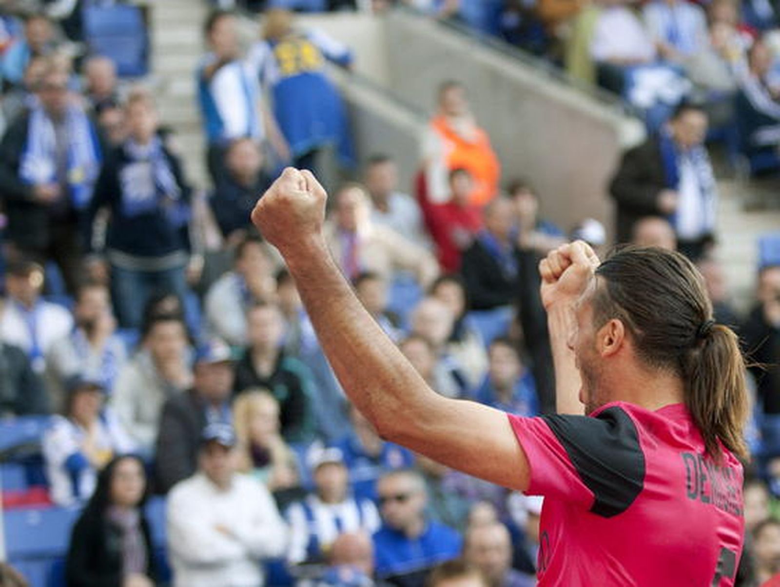 El Málaga remonta un partido, esta vez uno que se había puesto muy complicado, para igualar con el Valencia en la tercera plaza.  


Foto: EFE