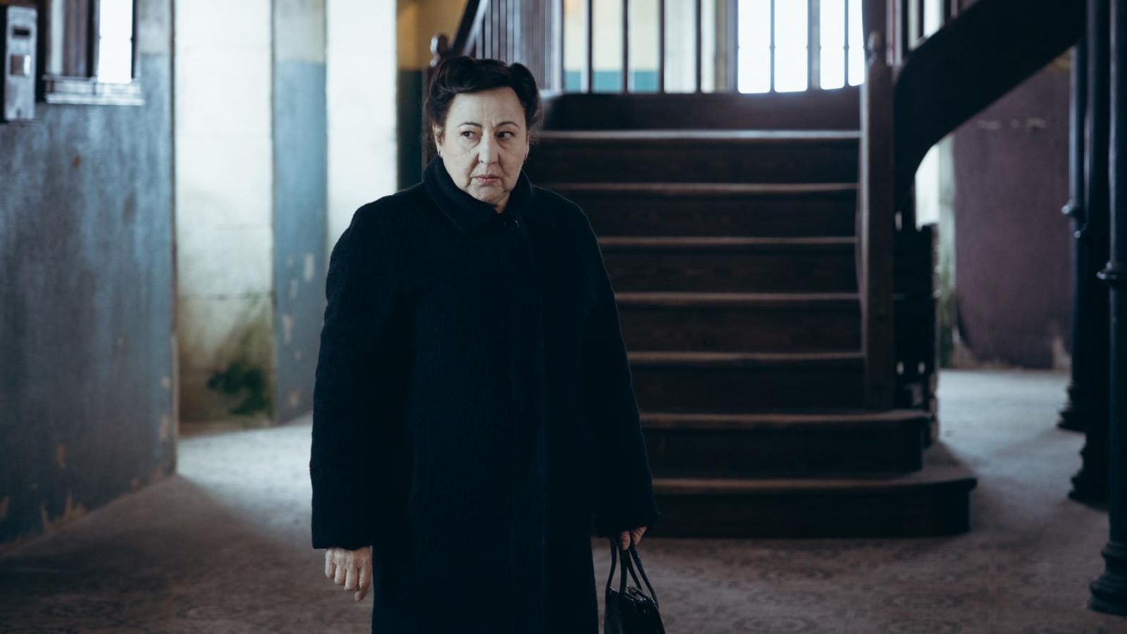 'Tratamos demasiado bien a las mujeres'