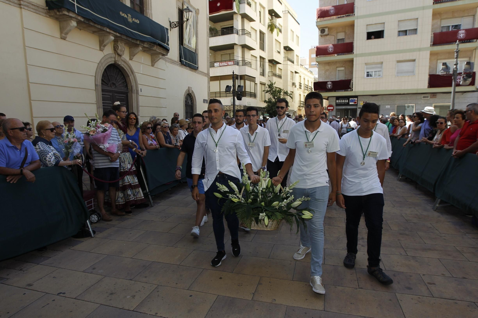 Fotogalería ofrenda floral a la Virgen del Mar. Feria de Almería 2019
