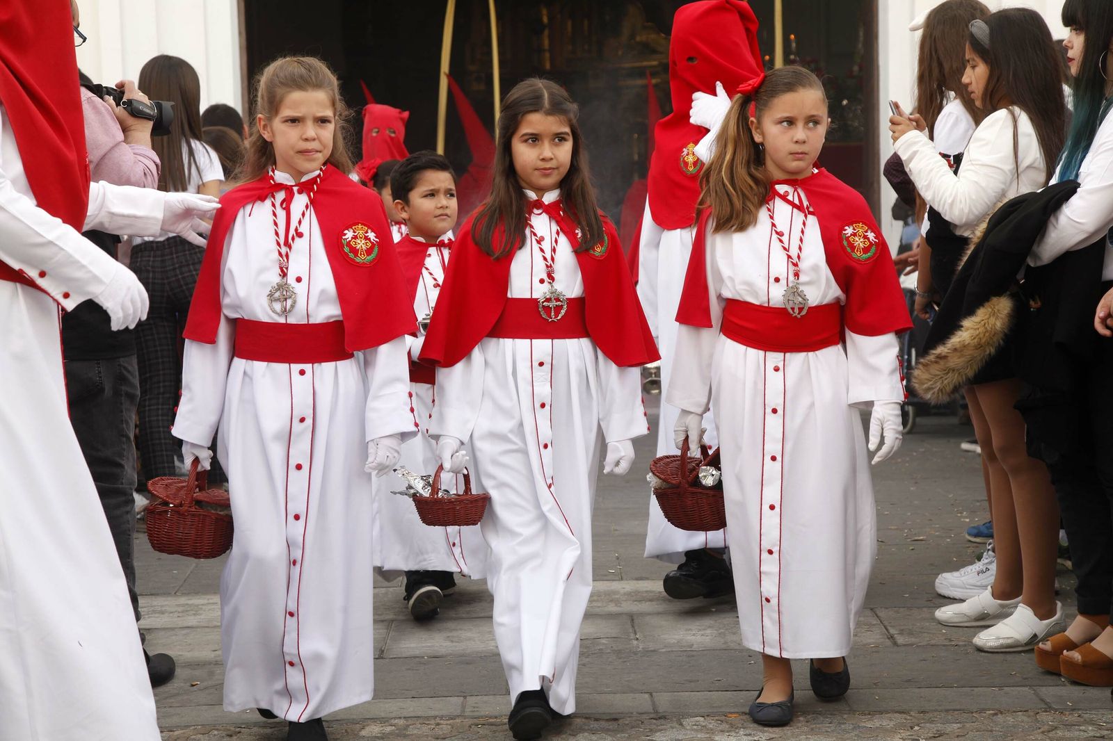Tres monaguillas de la Mulita de Isla Cristina.