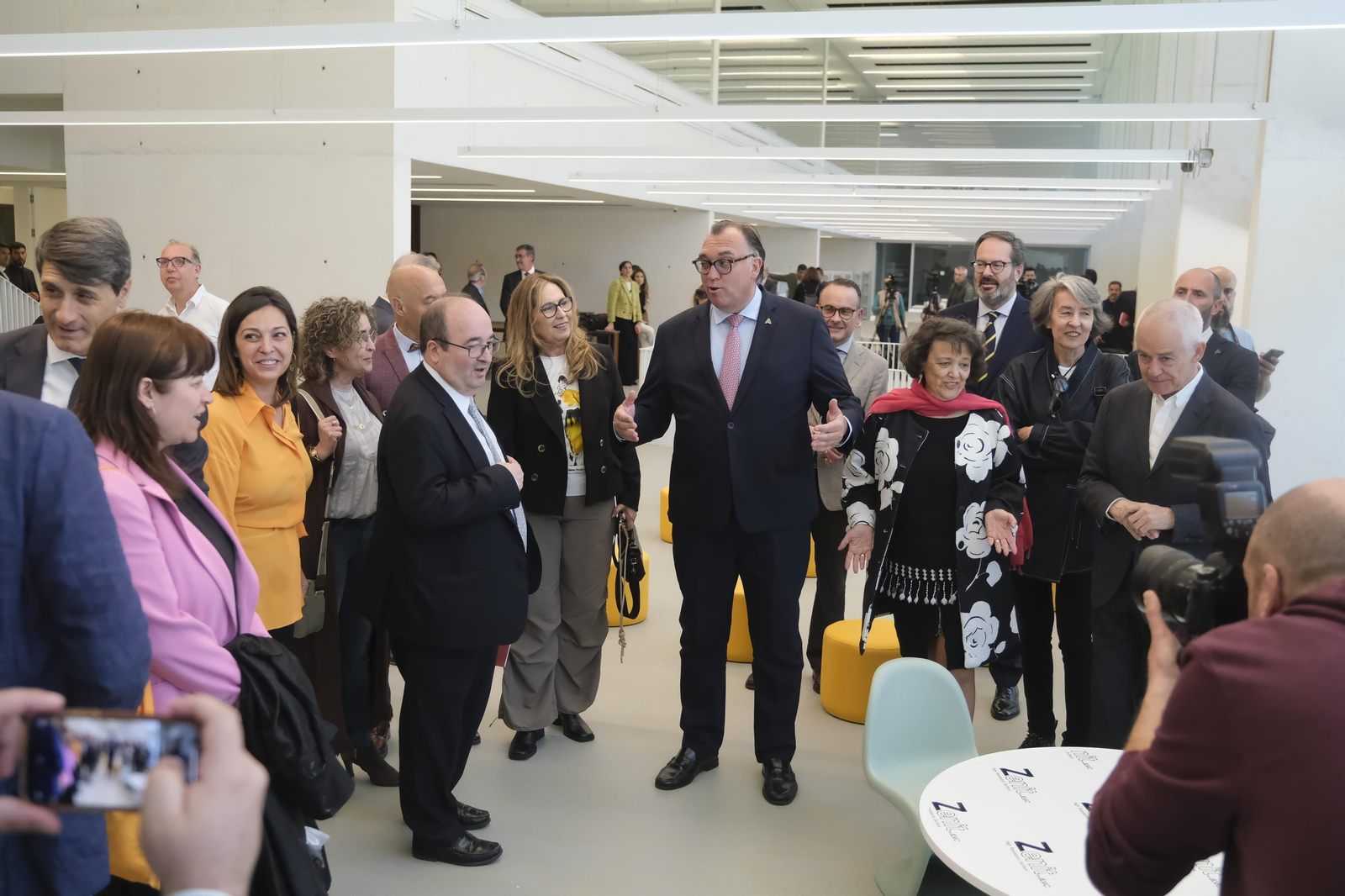 La entrega de la llave de la Biblioteca del Estado de Córdoba, en imágenes