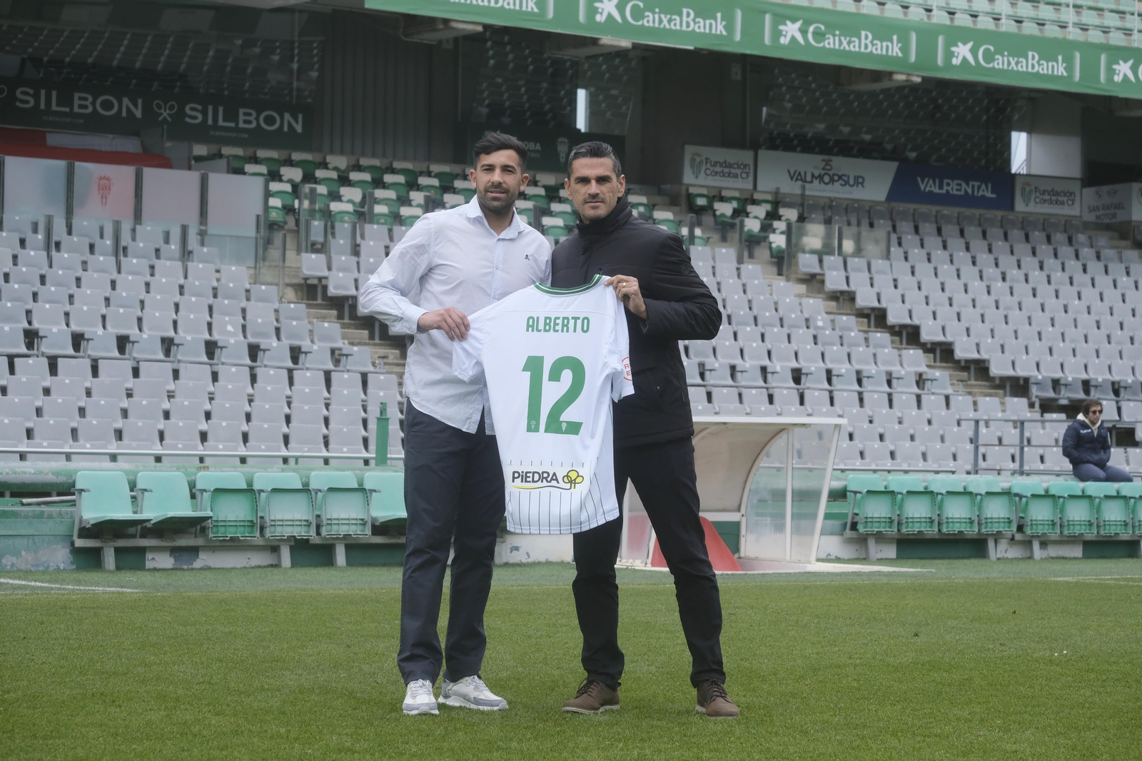 La presentación de Alberto Jiménez en el Córdoba CF, en imágenes