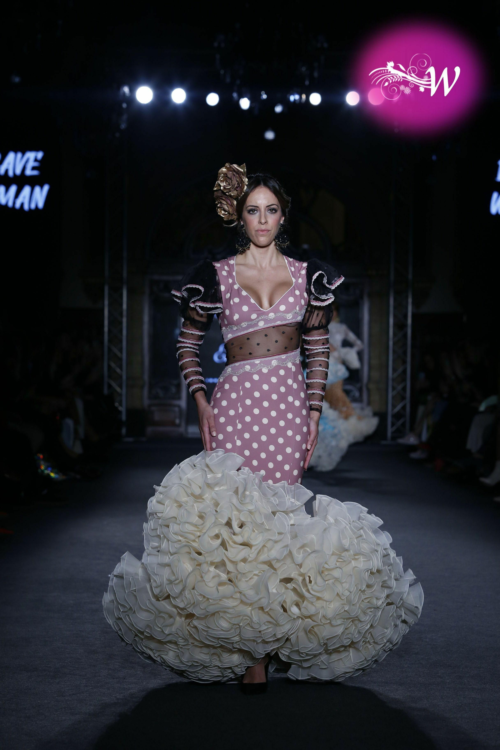 El abanico artesanía expone su colección 2020 en un desfile en We Love Flamenco, todas las fotos