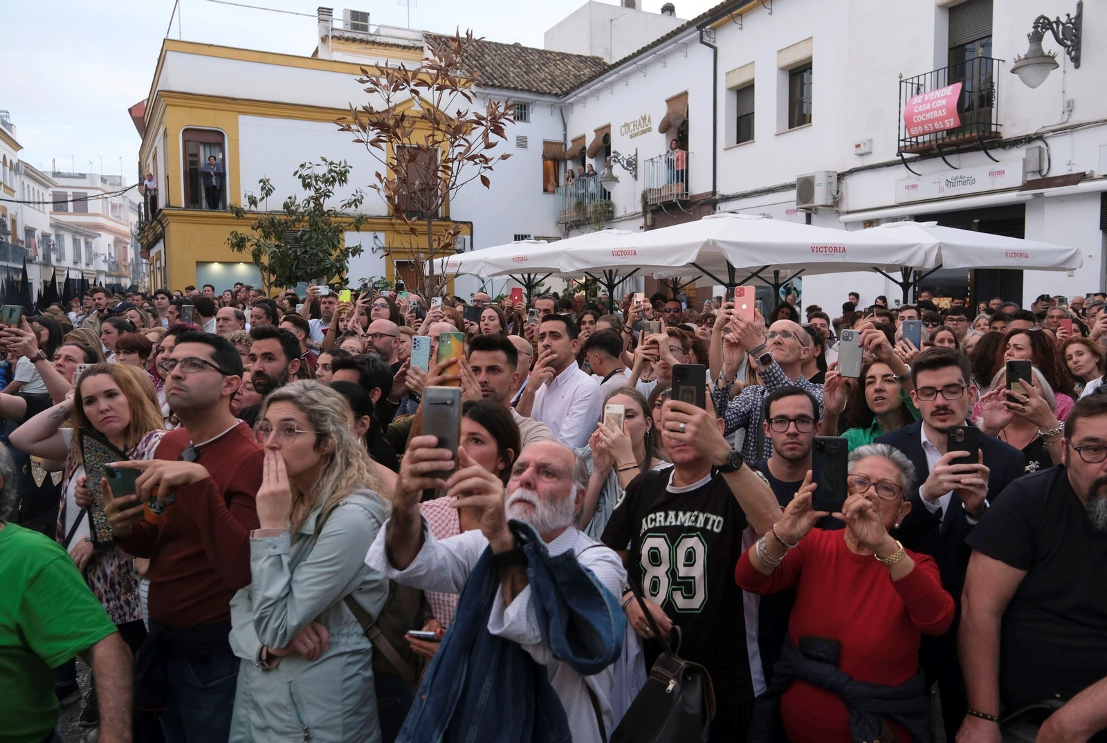 Lunes Santo en Córdoba: la procesión del Remedio de Ánimas, en imágenes