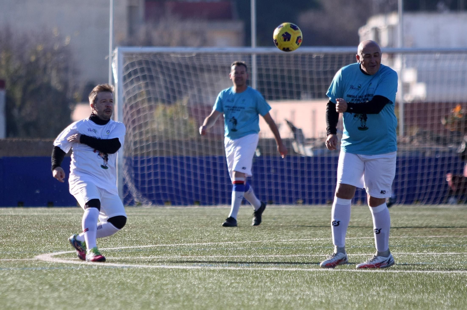 Imágenes del partido homenaje a los árbitros históricos de fútbol de Huelva