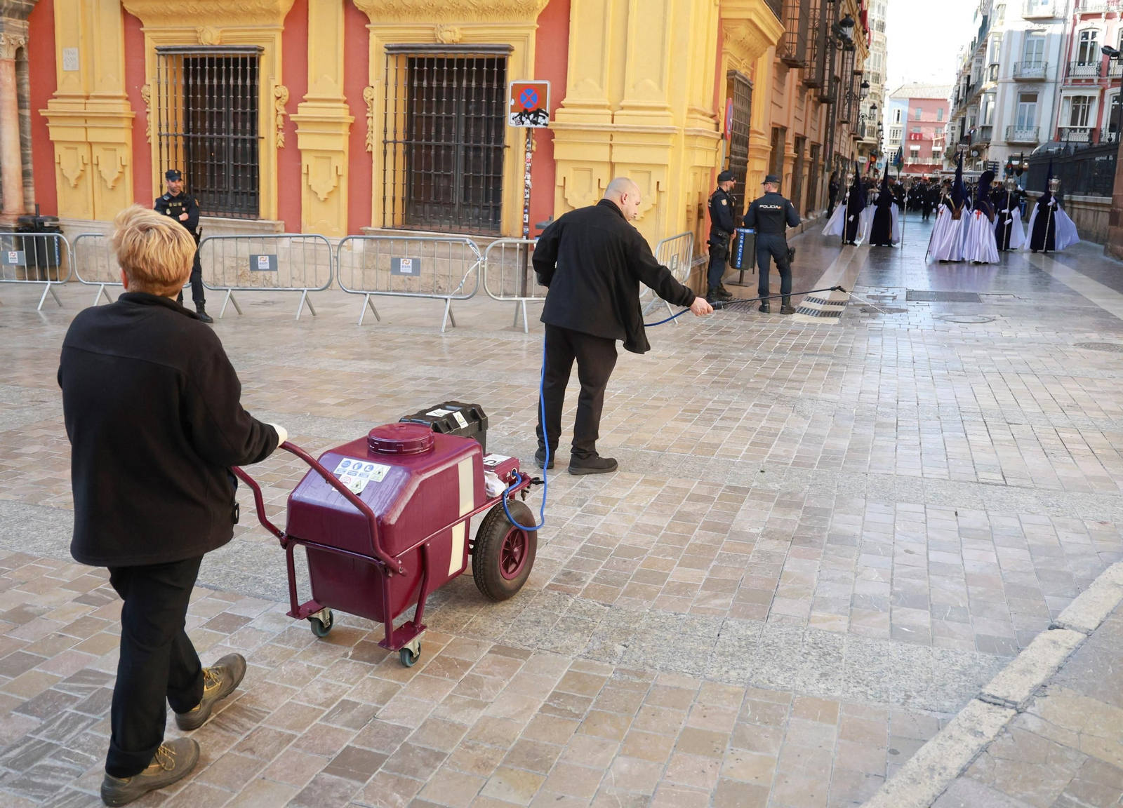 Málaga recoge su Semana Santa, en imágenes