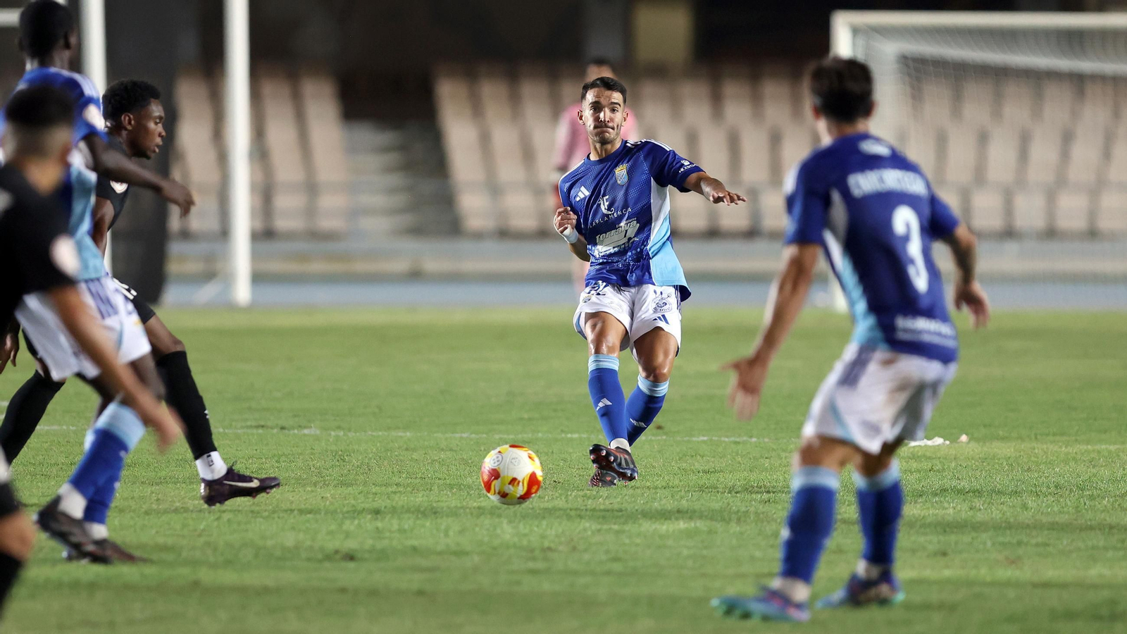 Imágenes del Trofeo Feria de la Vendimia entre el Xerez CD y el Juventud Torremolinos en Chapín