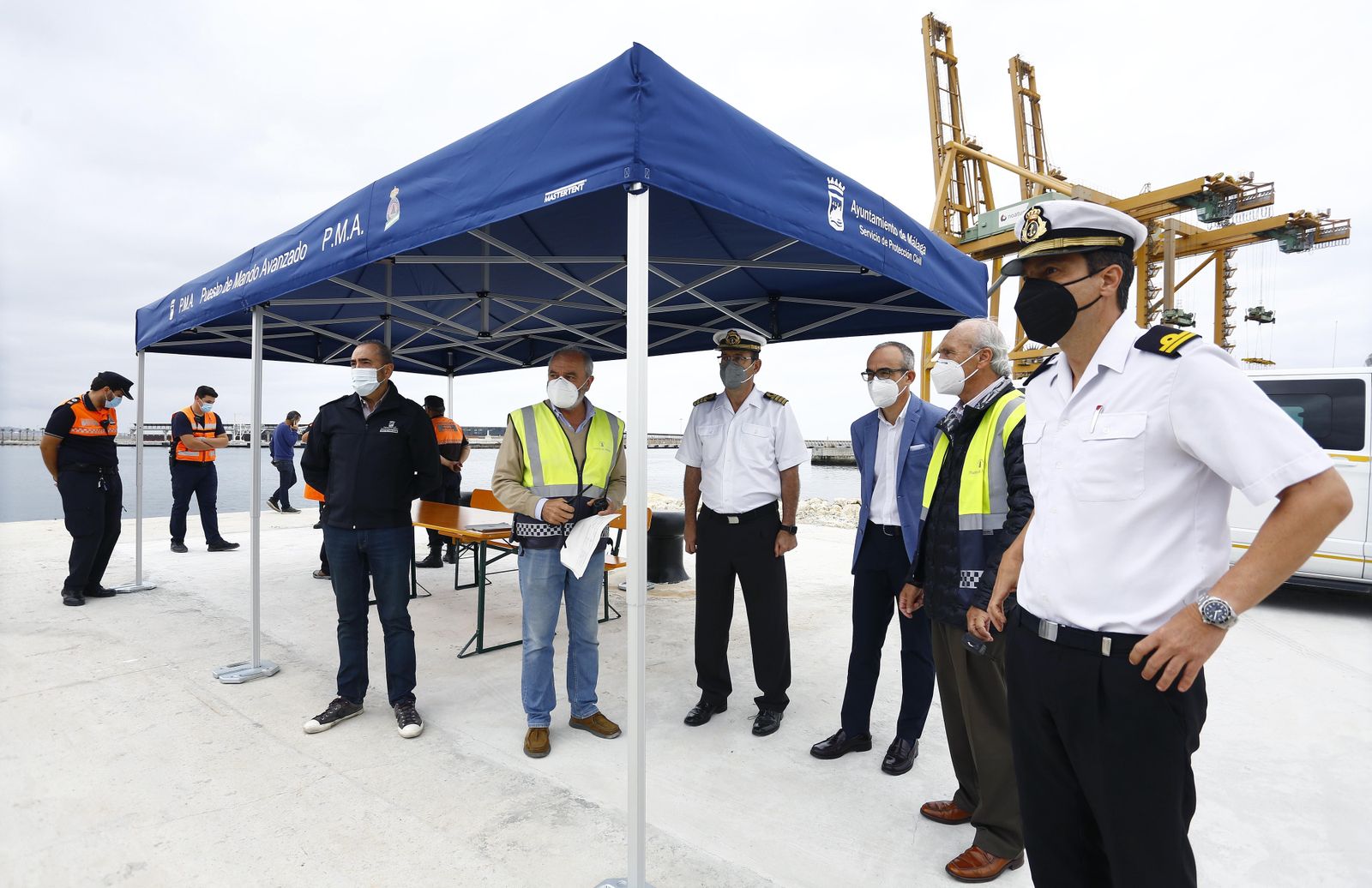 Las fotos del simulacro contra la contaminación en el puerto de Málaga