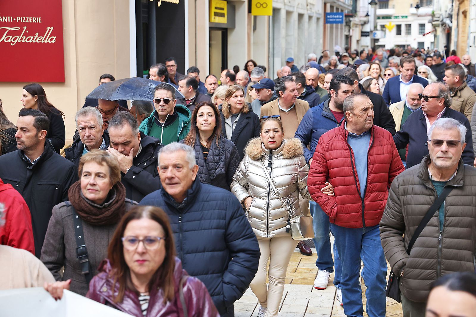 Fotografías de la manifestación en Huelva para exigir la regeneración de las playas