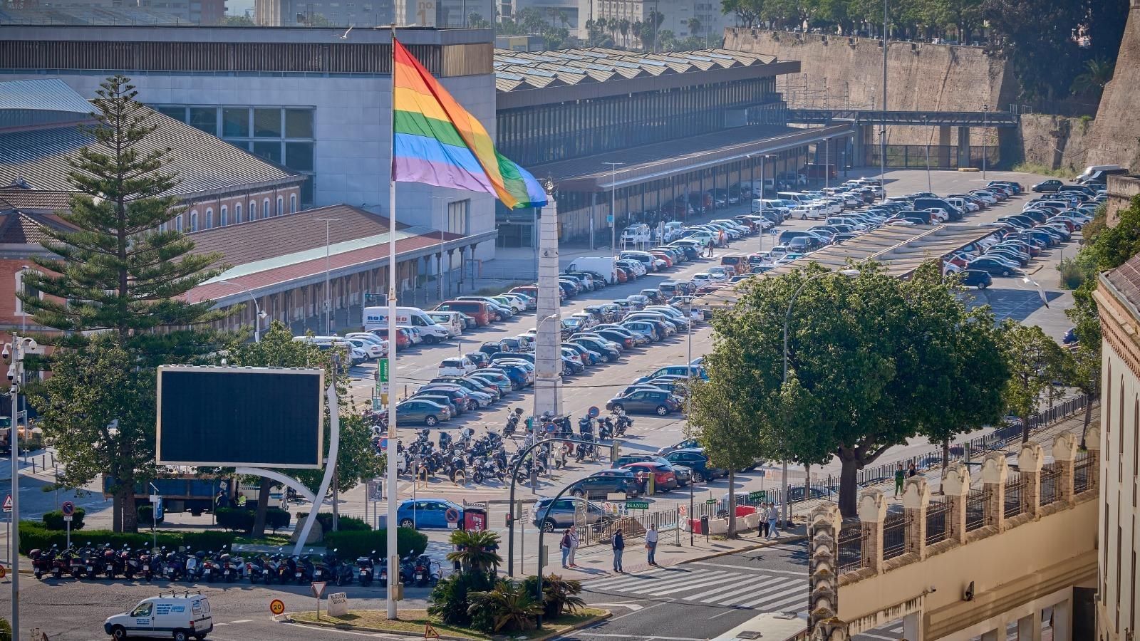 A la derecha de la foto, el lugar donde se instalará la carpa este Carnaval, bajo la cuesta de Las Calesas y justo al lado del barrio de Santa María.