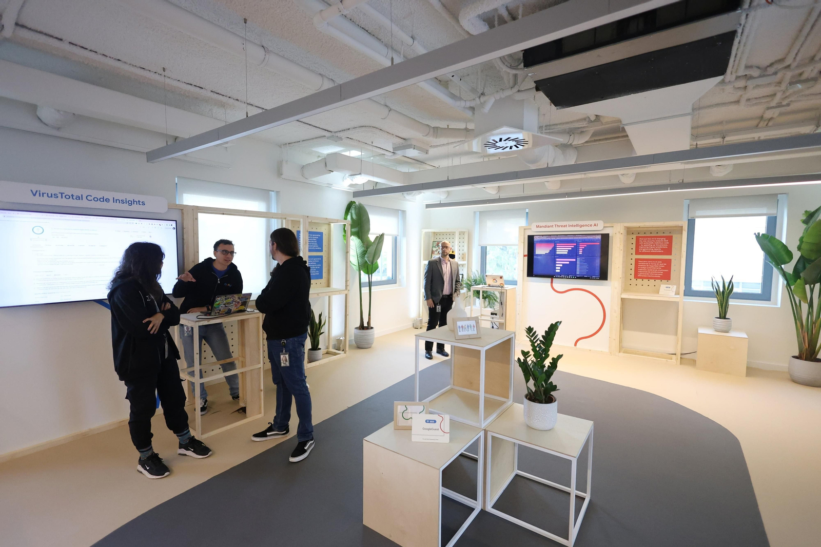 La inauguración del Centro de Ciberseguridad de Google en Málaga, en imágenes