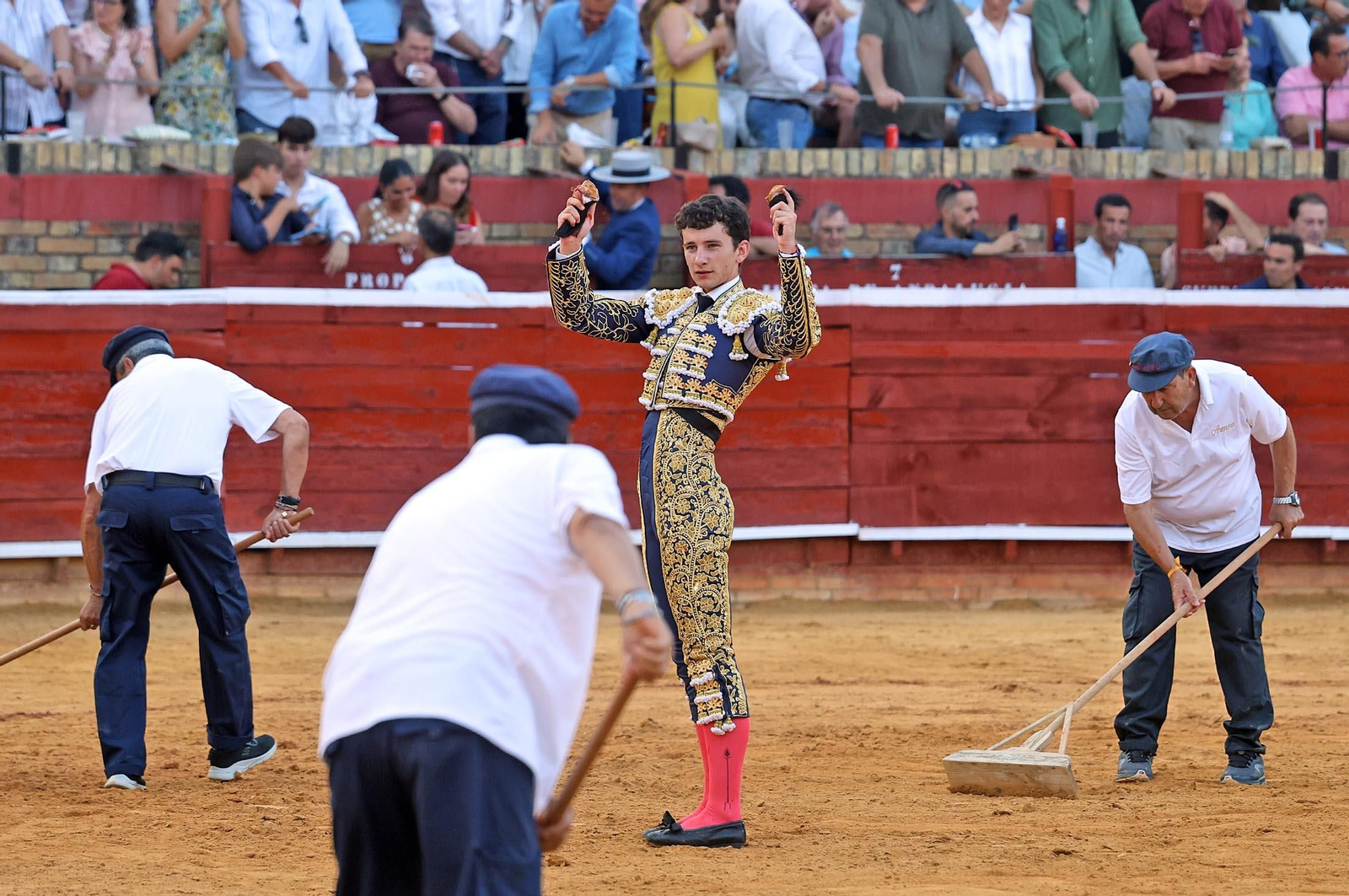 Toros La Merced 2025: Imágenes de la Novillada de Javier Zulueta, Cristian González y Carlos Tirado
