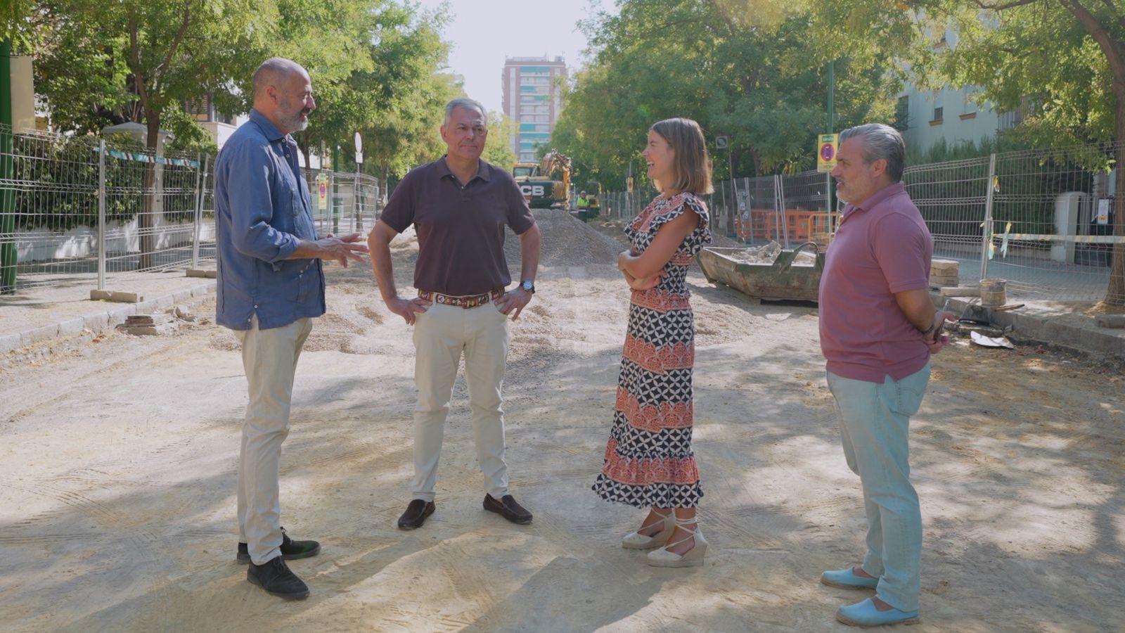 Sanz con sus concejales en la calle Rafael Salgado