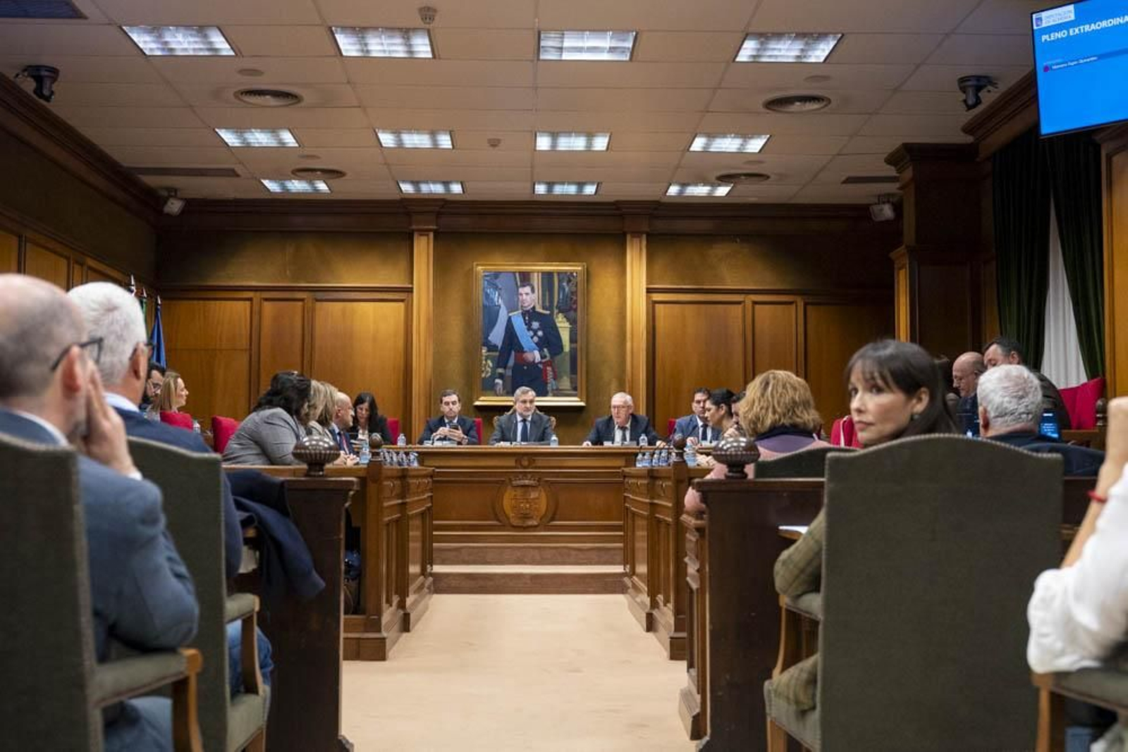 Las imágenes del primer pleno en Diputación sin Javier Aureliano García