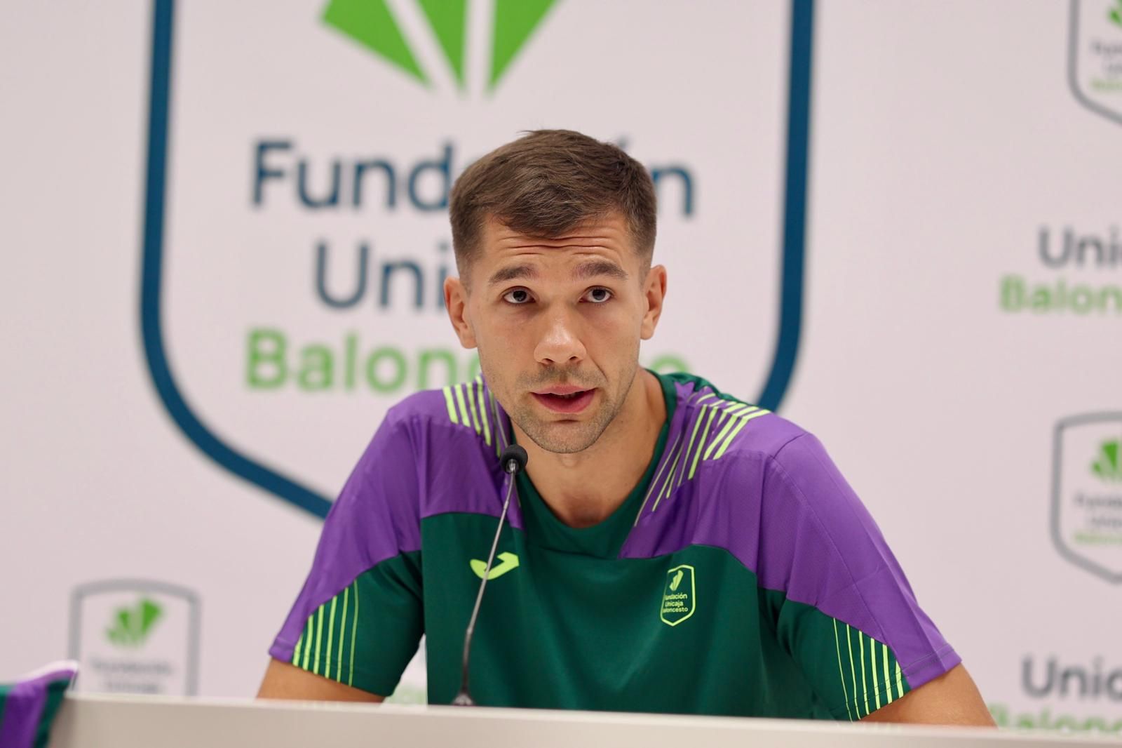 La presentación de Emir Sulejmanovic con el Unicaja, en fotos