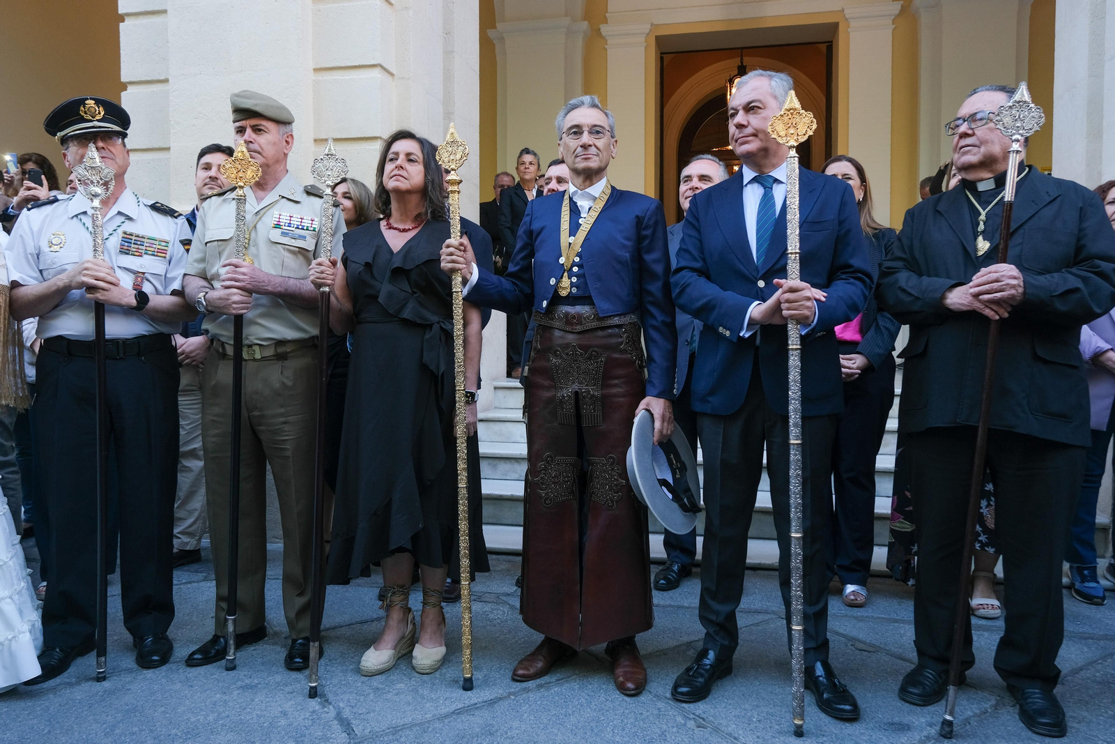 Salida de Hdad. del Rocío de Sevilla