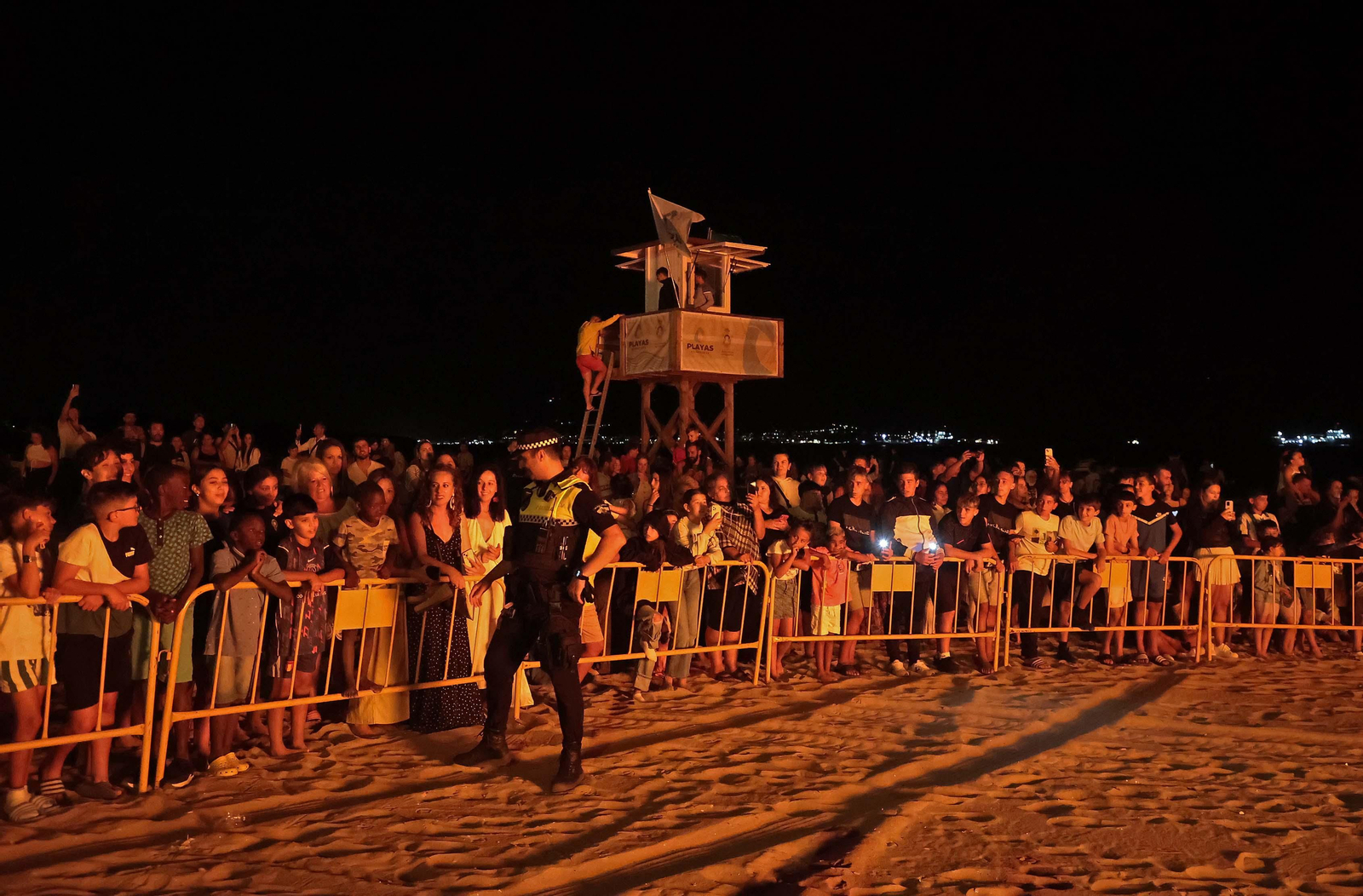 Fotos de la noche de San Juan en la playa de Getares
