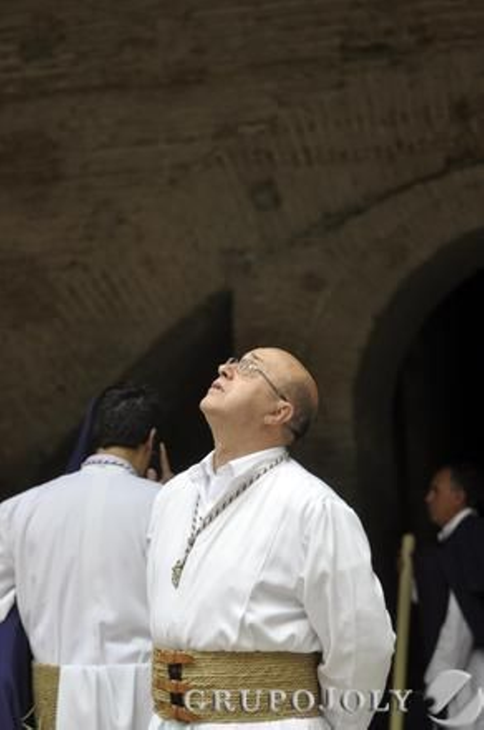 Llantos y desolación en el interior de la Capilla del Rosario de la Hermandad de Las Aguas.

Foto: Manuel Gomez