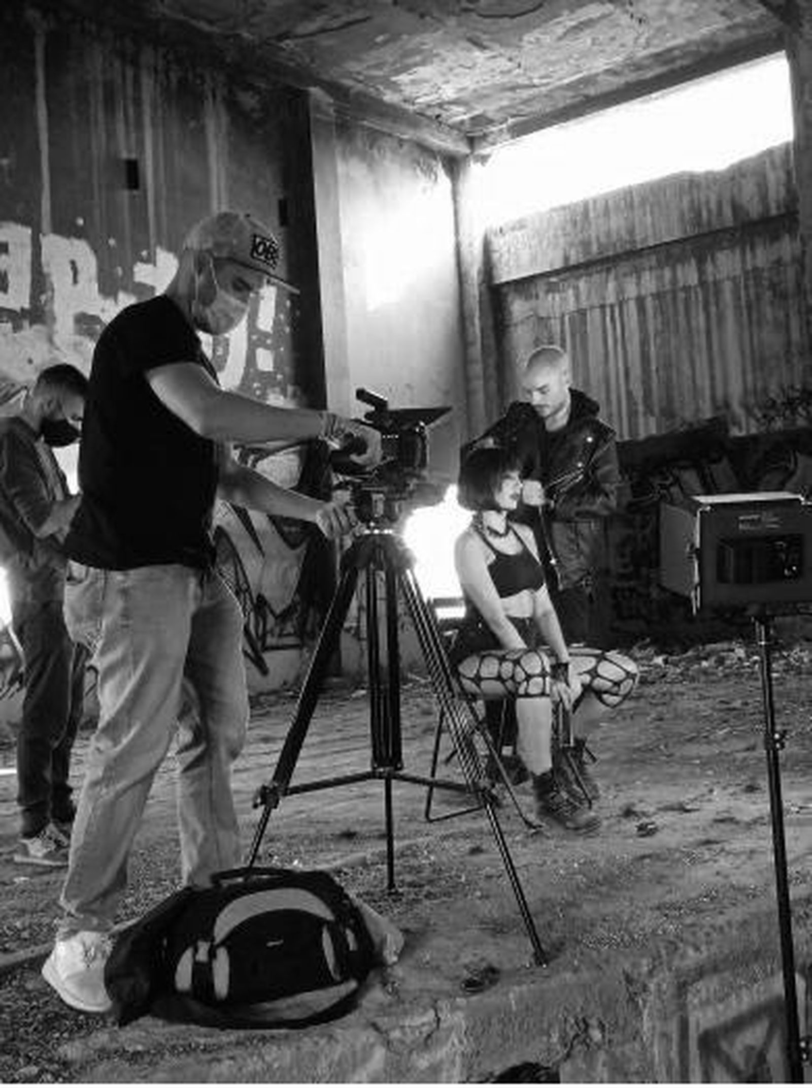 Una imagen de la sesión fotográfica de la colección de peinados de Manu Aroa.