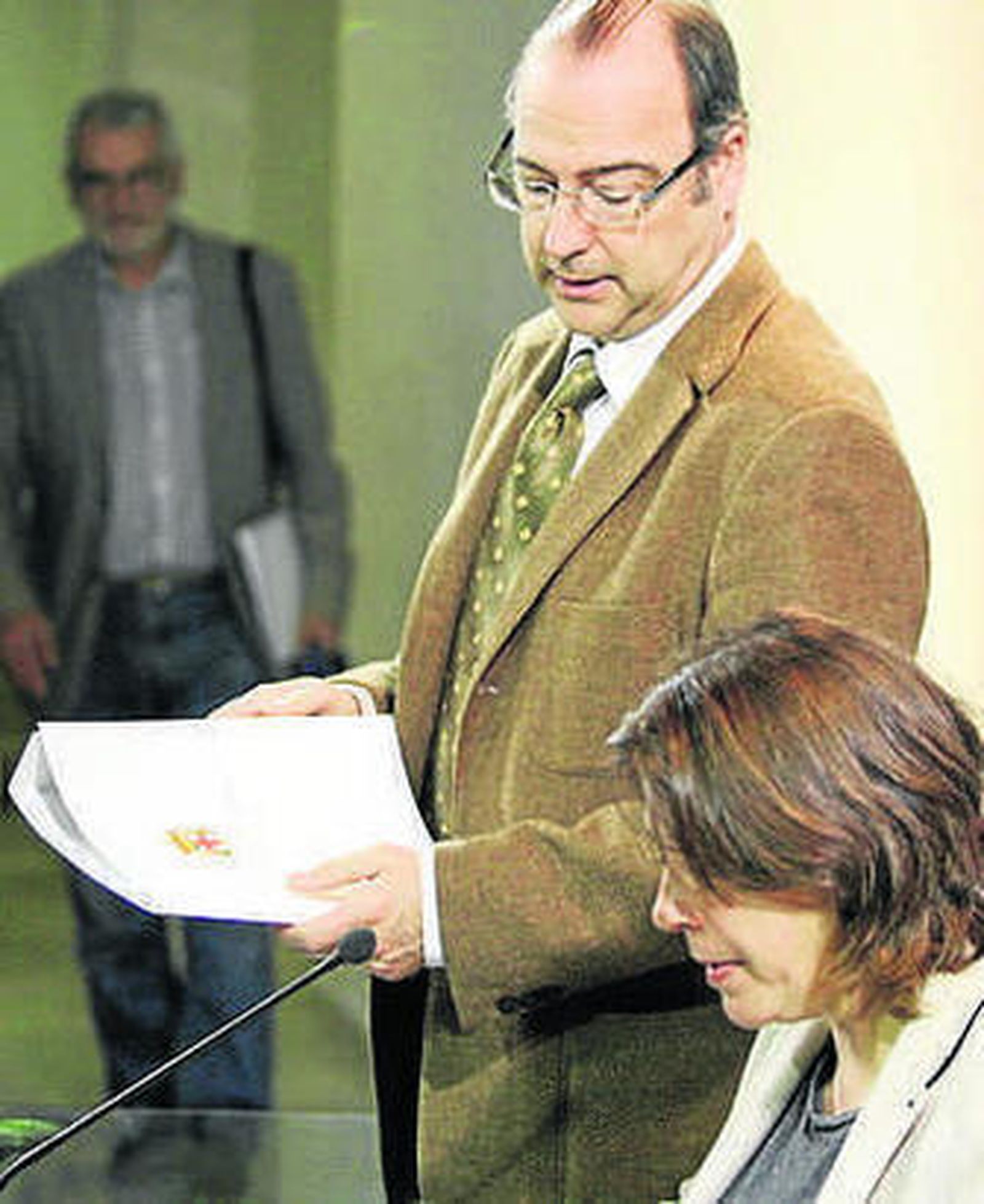 El alcalde y Elena Cortés.