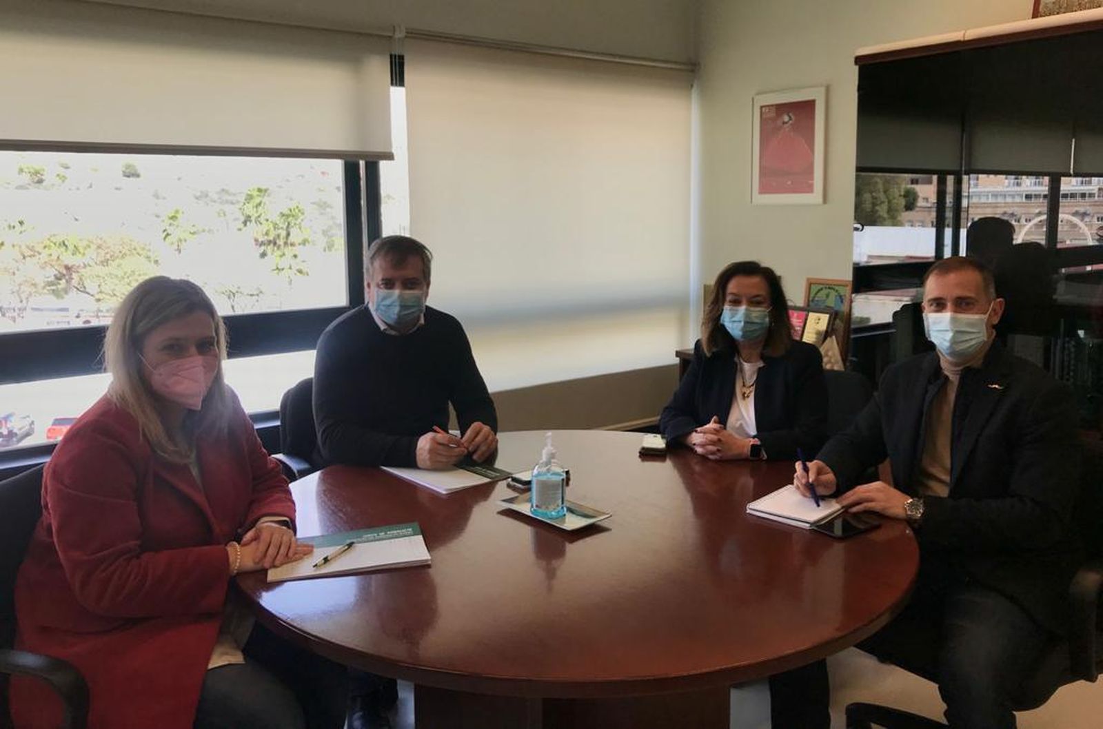 Los delegados de Educación y Justicia durante la firma del convenio.