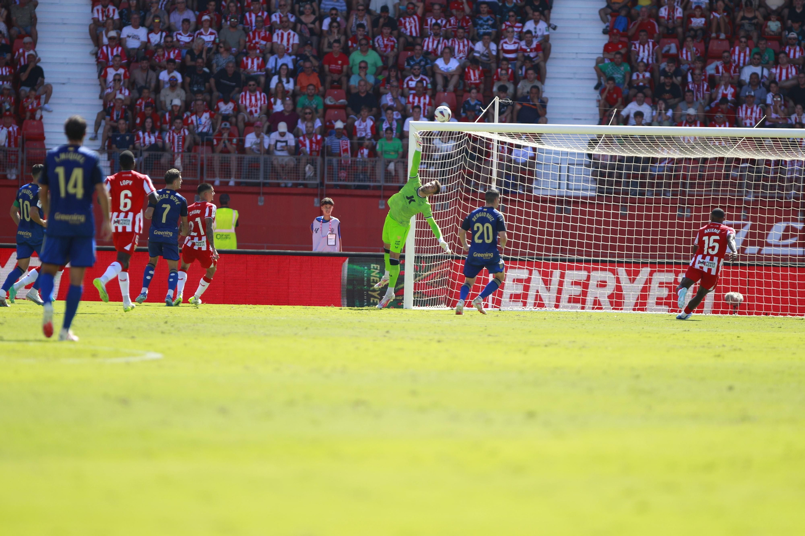 Imágenes del empate a 3 de la U.D. Almería y el Granada C.F.