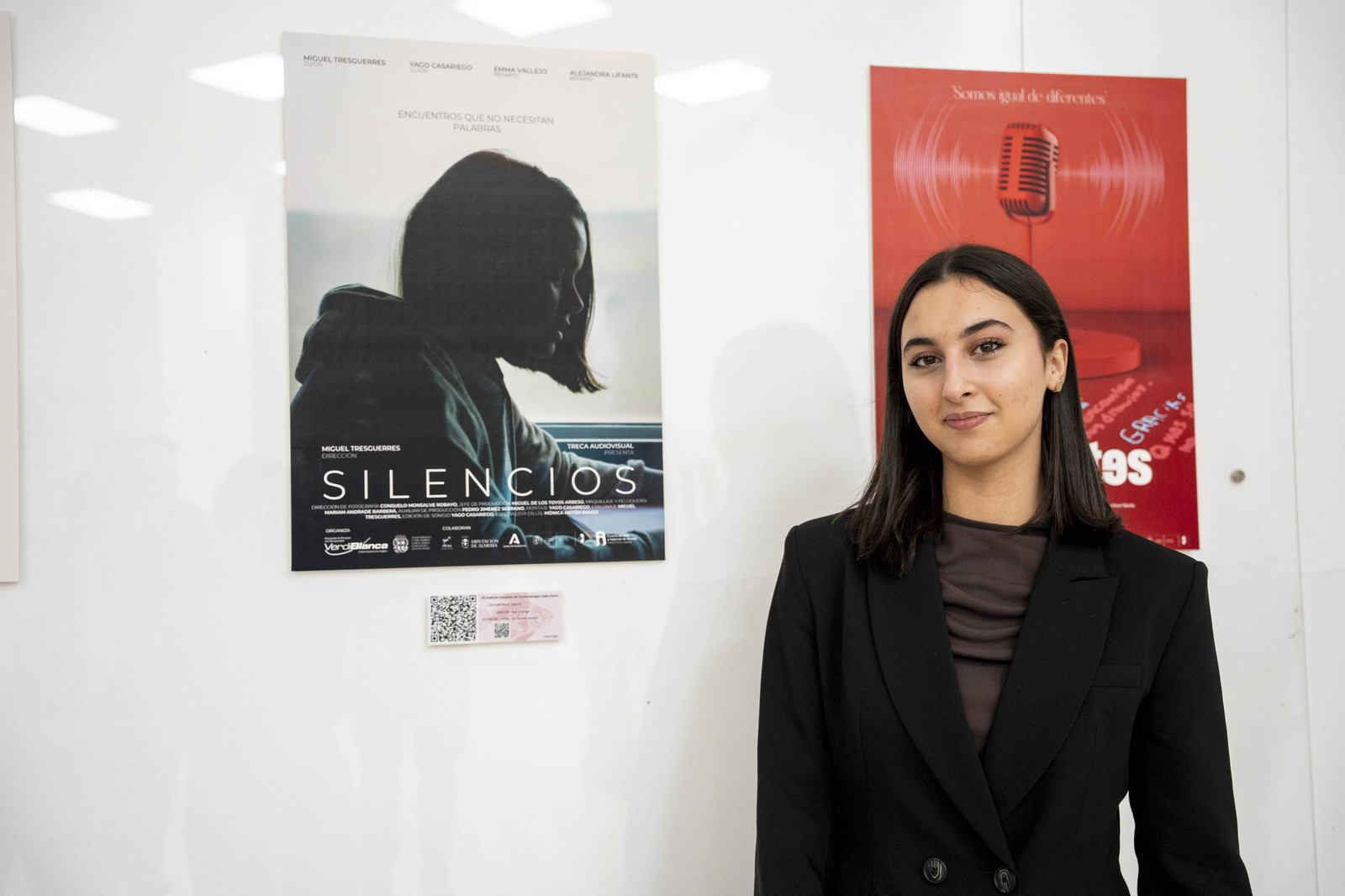 Las imágenes de la exposición "Carteles para un Gallo Pedro"