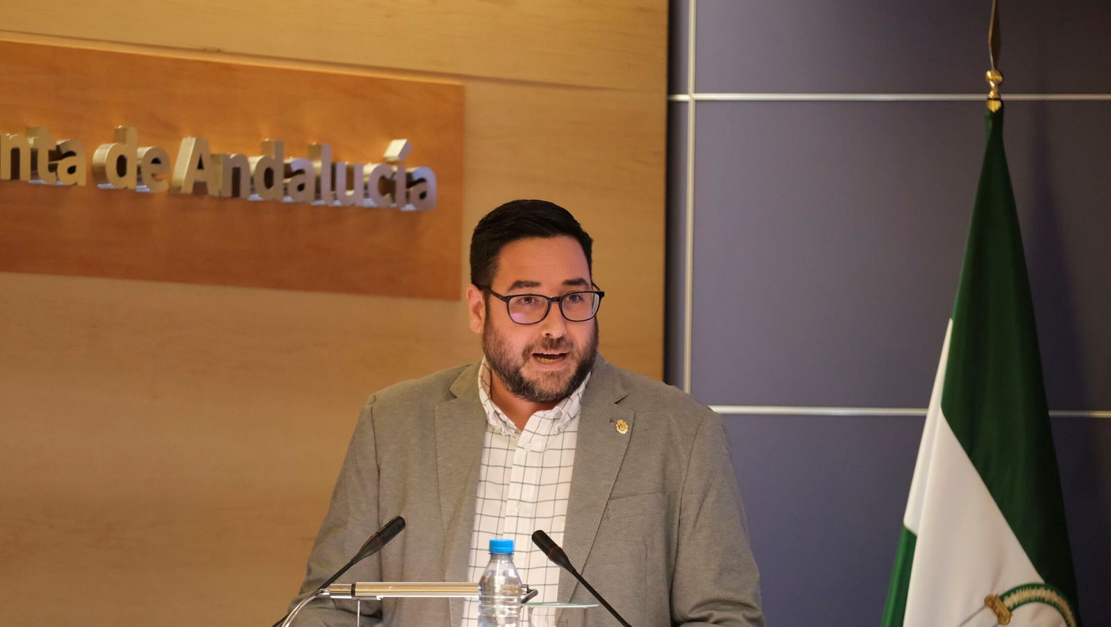 El alcalde de Tabernas durante su intervención en la presentación de la Clásica de Almería.