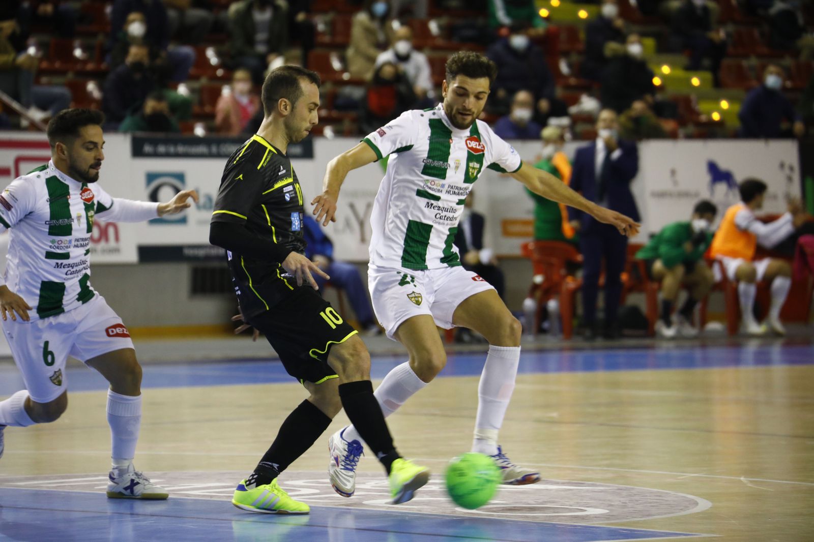 Las imágenes del triunfo del Córdoba Futsal ante O Parrulo