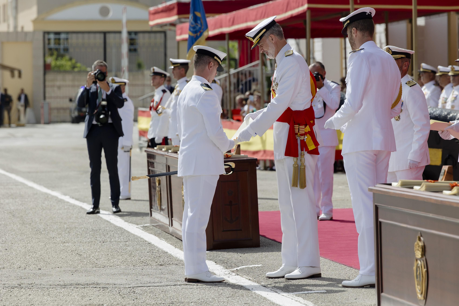 Imágenes de la entrega de los Reales Despachos presidida por  El Rey Felipe VI en San Fernando.