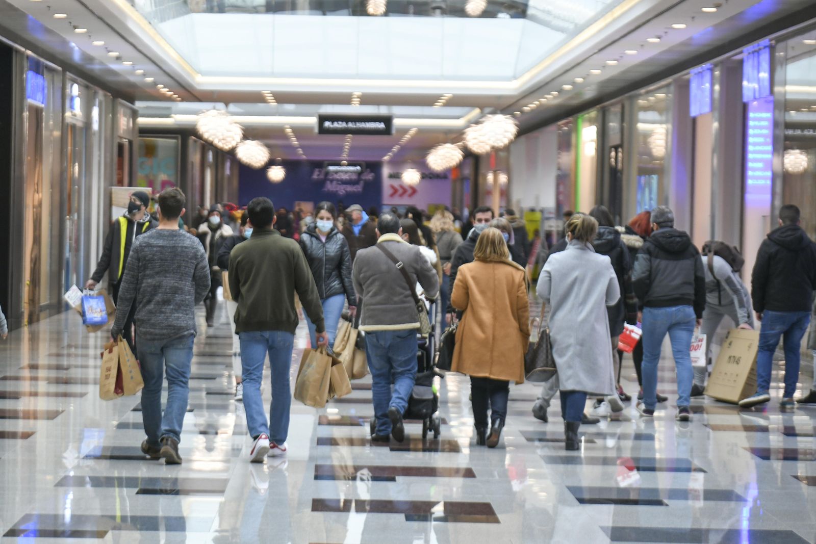 Fotos: las rebajas en el Nevada Shopping de Granada