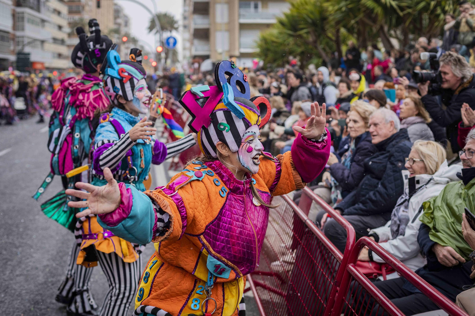 La Cabalgata Magna del Carnaval de Cádiz 2024, en imágenes