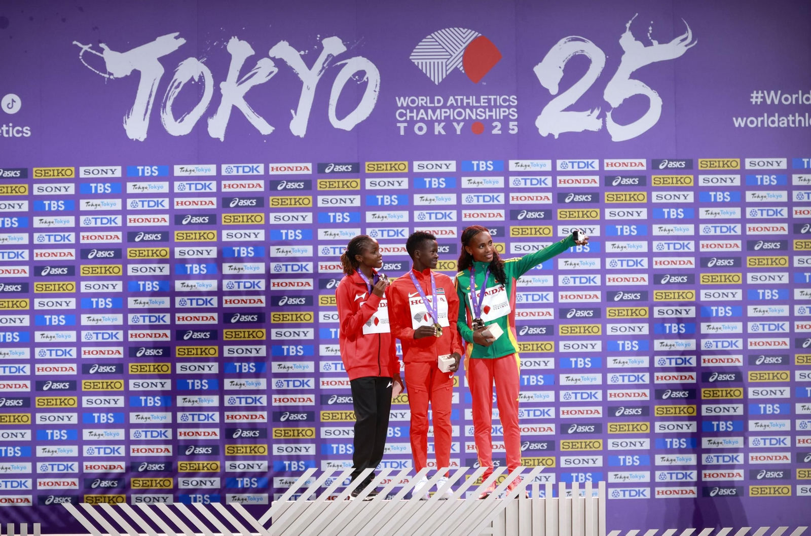 Las fotos del prometedor triunfo de Attaoui y del resto de la jornada del Mundial de Atletismo