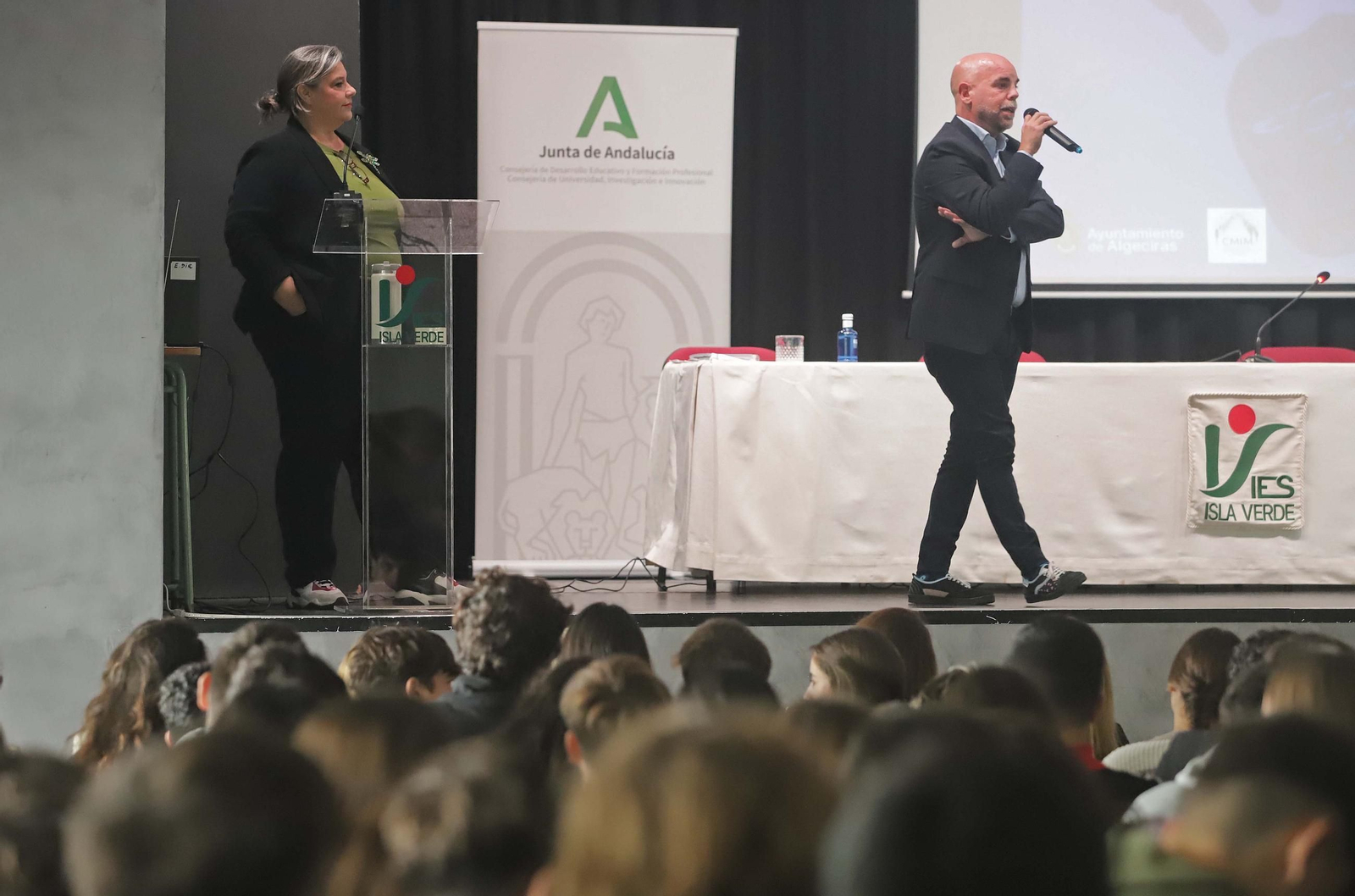 Fotos de la jornada contra la violencia de género en el IES Isla Verde de Algeciras