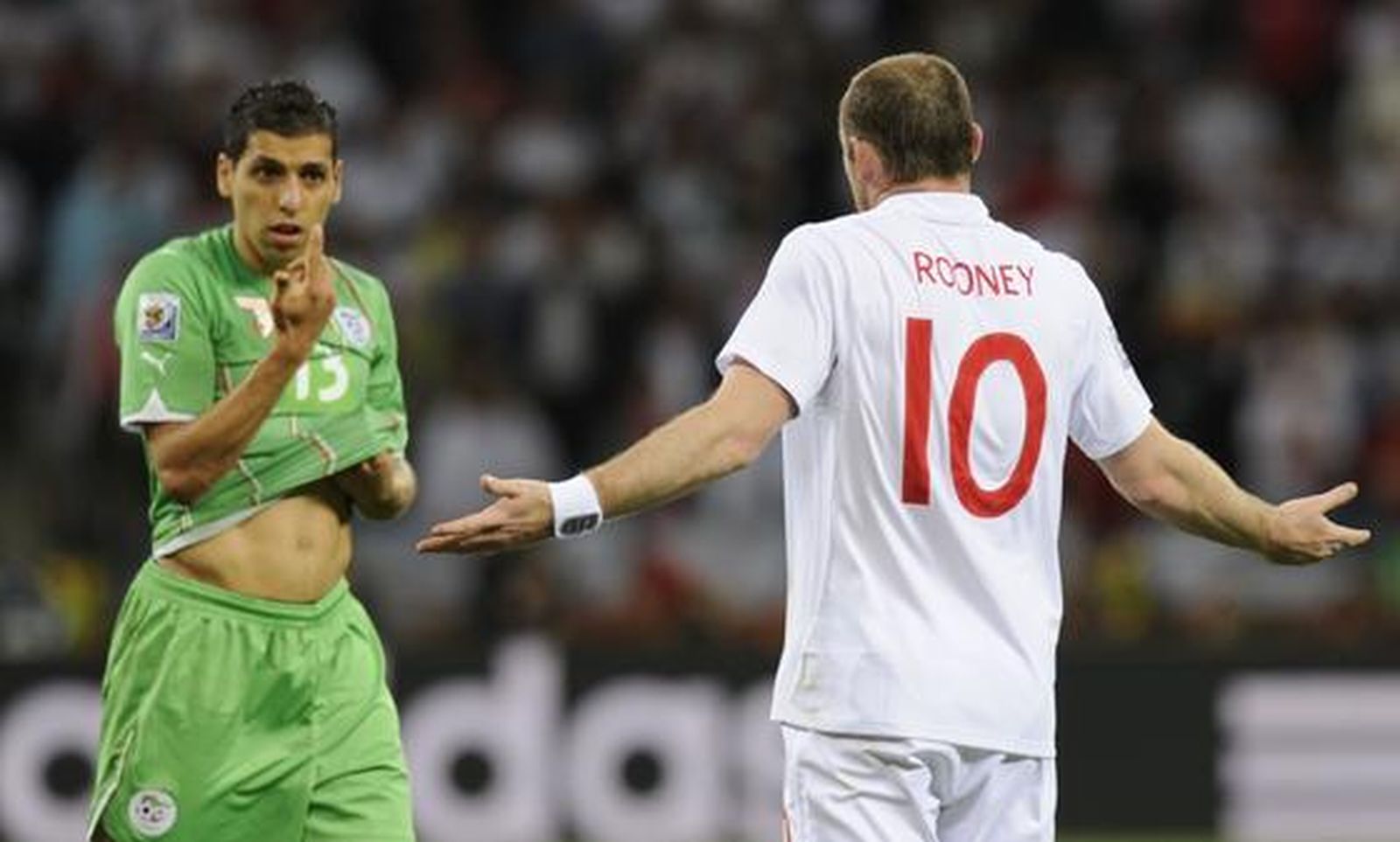 Inglaterra empata con Argelia en su segundo partido en el Grupo C. / AFP