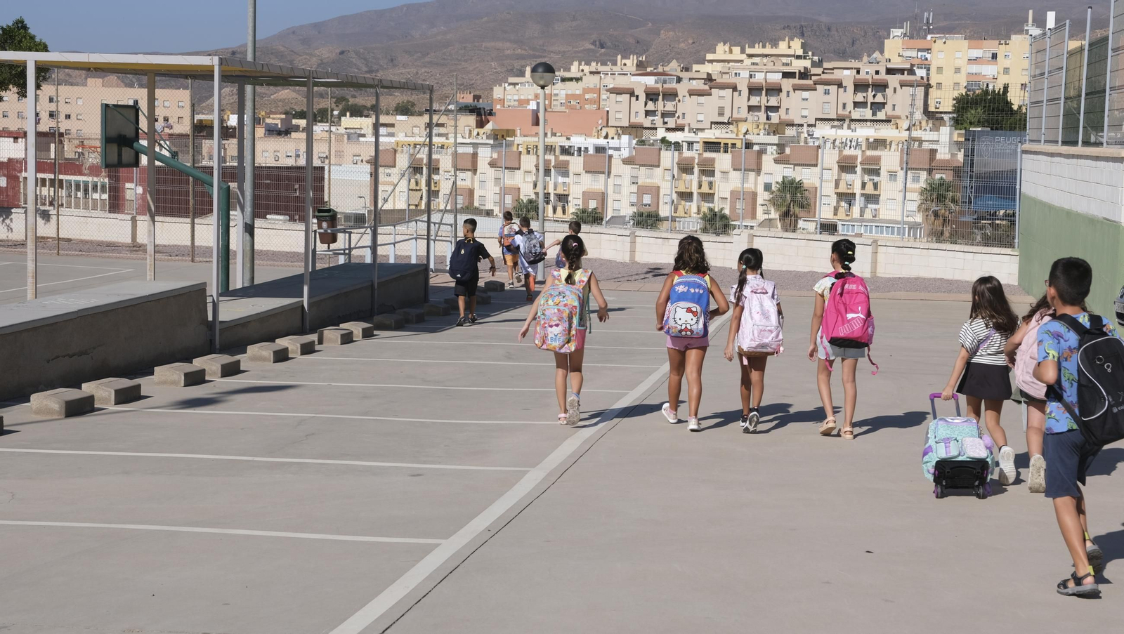 El curso escolar empieza en el Colegio Ginés Morata de Almería, en imágenes