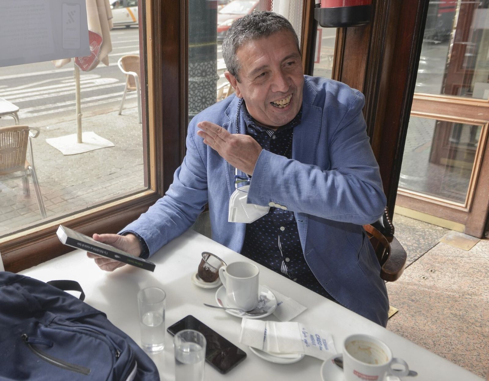 Guillermo Sánchez, en el bar Plata.