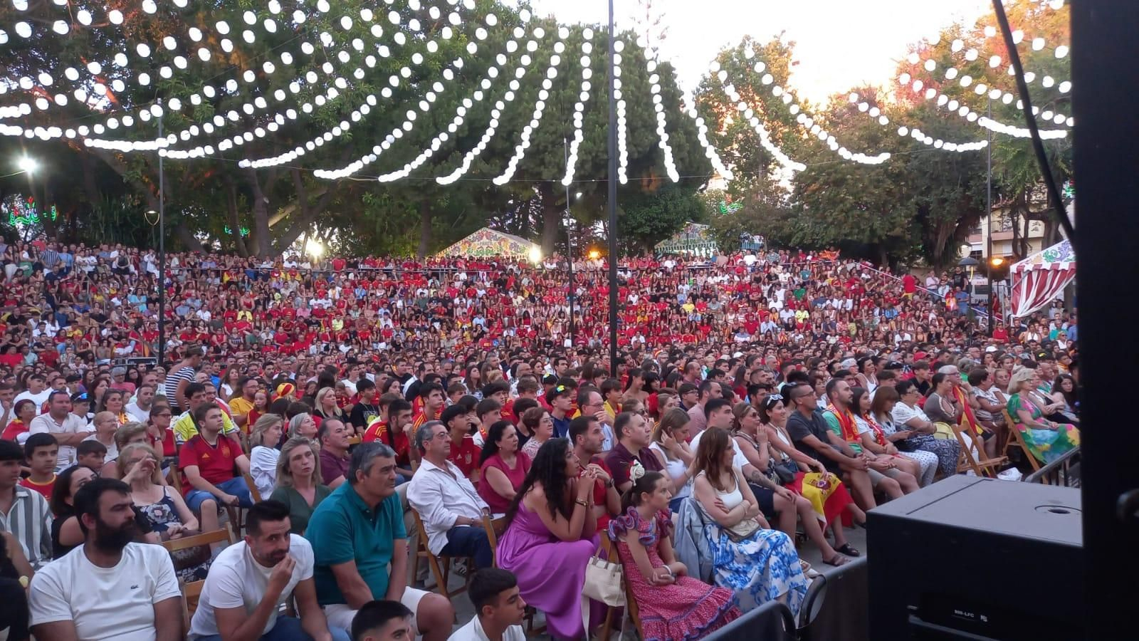 Así se ha vivido el triunfo de España desde la Feria de San Fernando: búscate en las imágenes