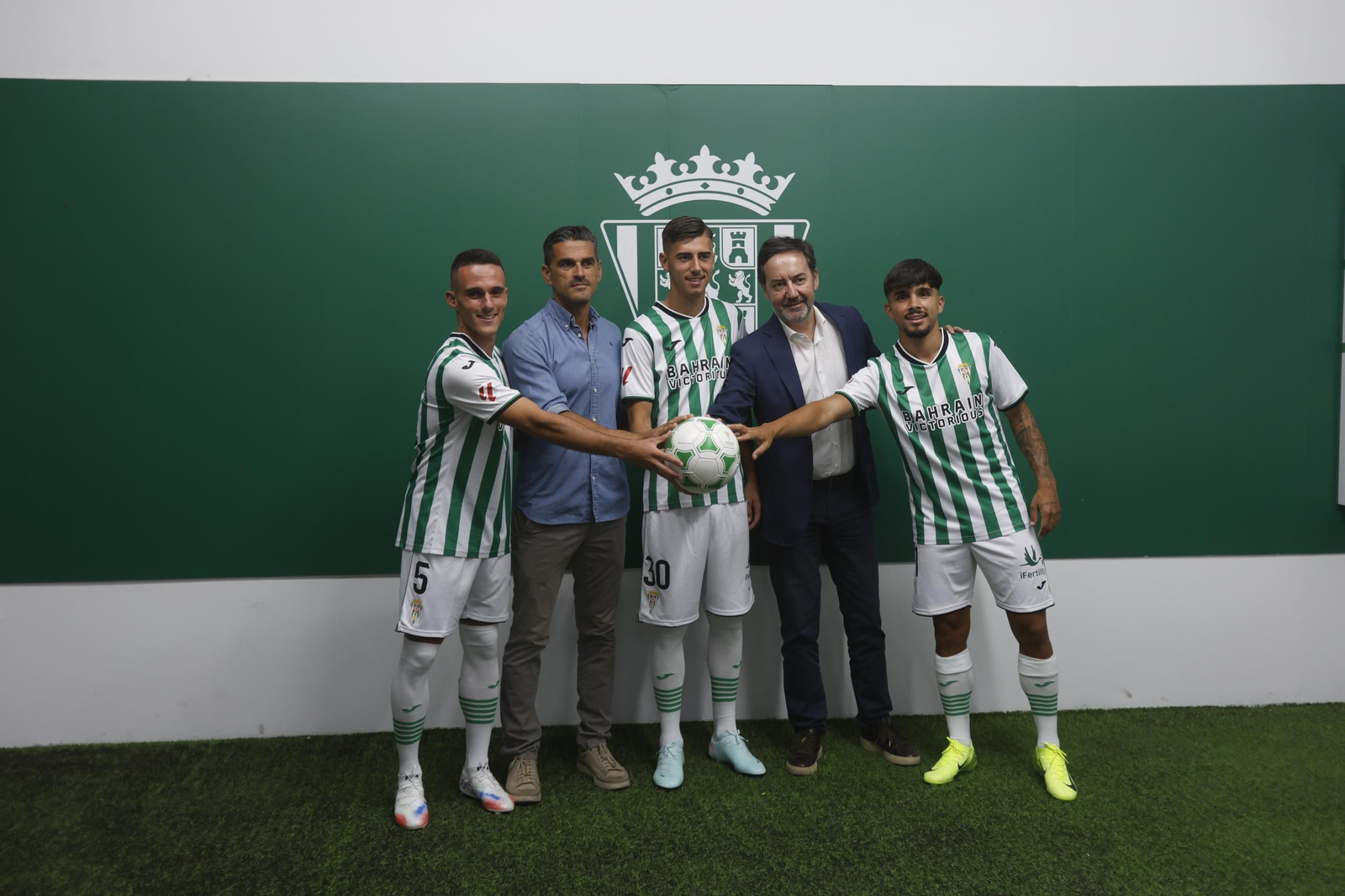 El Córdoba presenta a Diego Bri, Kevin Medina y Dani Requena