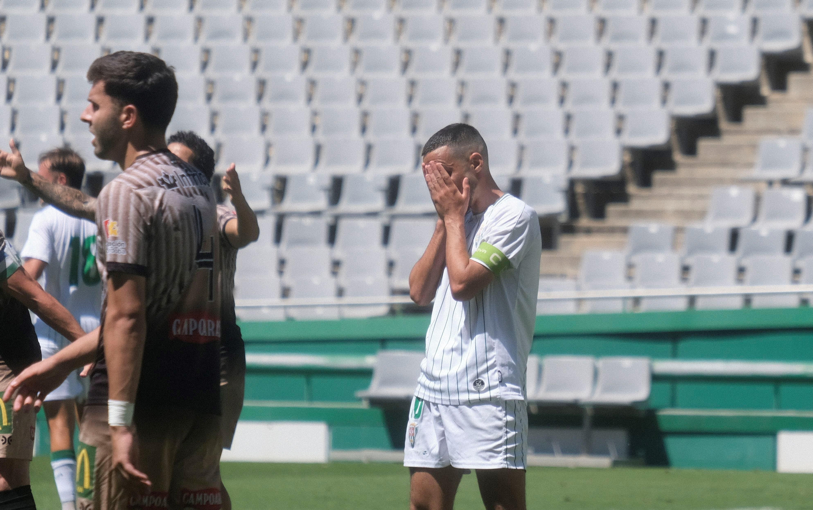 Las mejores fotos del pase del Córdoba B ante el Ciudad de Lucena en el 'play off' de ascenso a Segunda RFEF