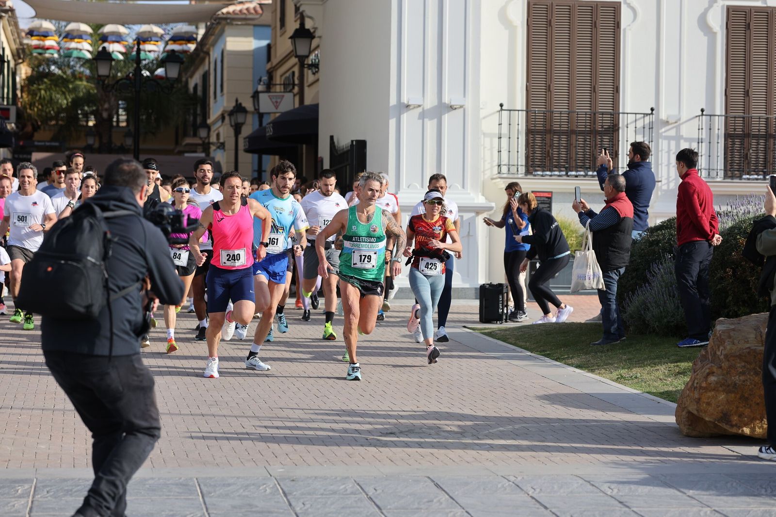 La Carrera Solidaria por el Día de la Mujer McArthurGlen, en fotos