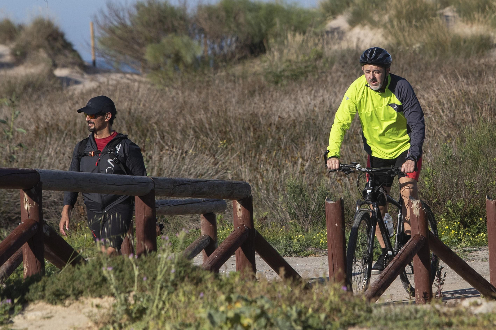 Deporte y paseos con el nuevo relajo del confinamiento en San Fernando.