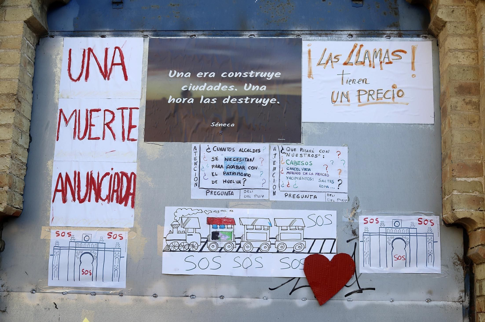 Imágenes de la antigua estación de tren de Huelva tras el incendio