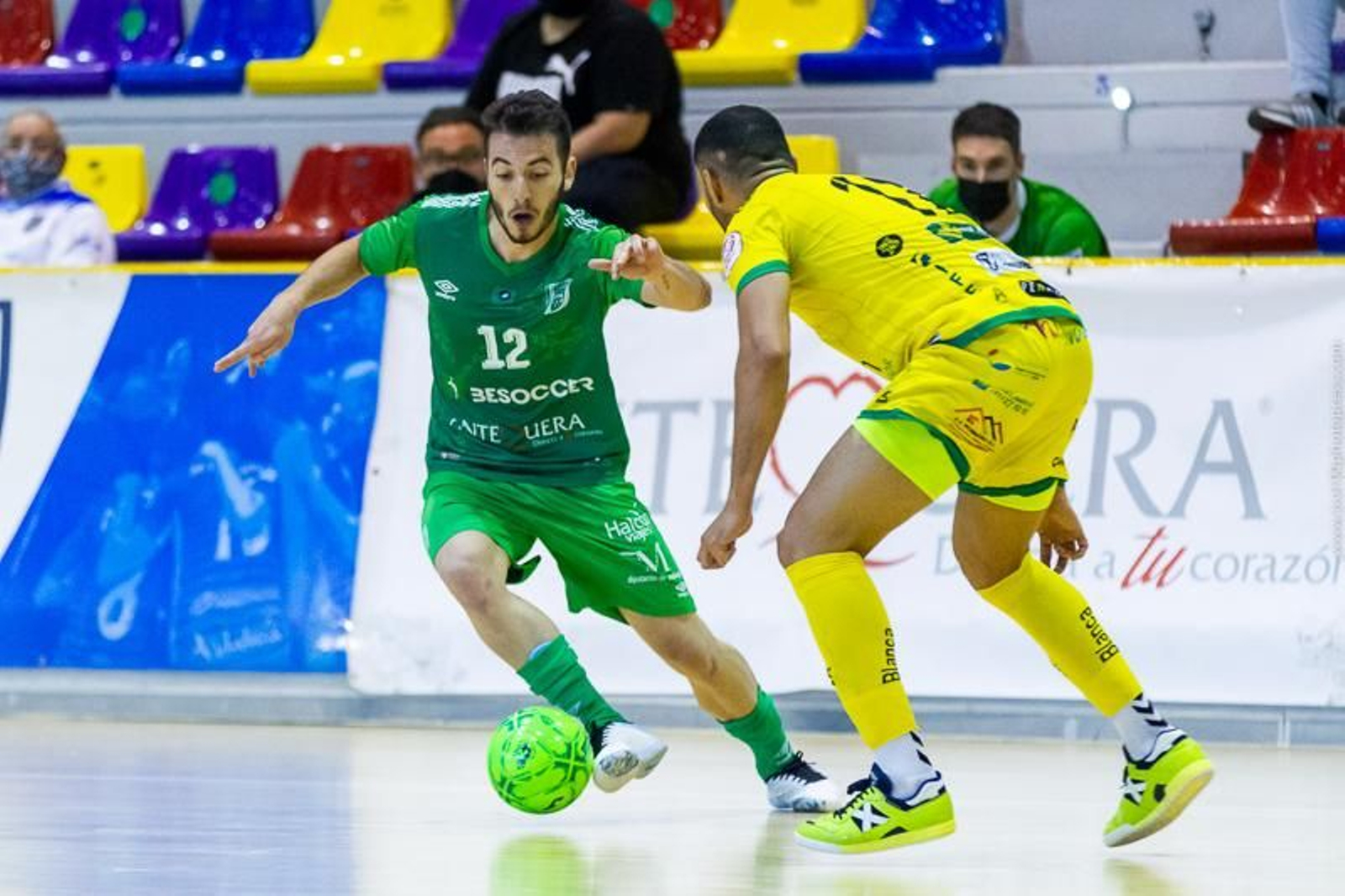 Imagen del partido entre el UMA Antequera y el Jaén.