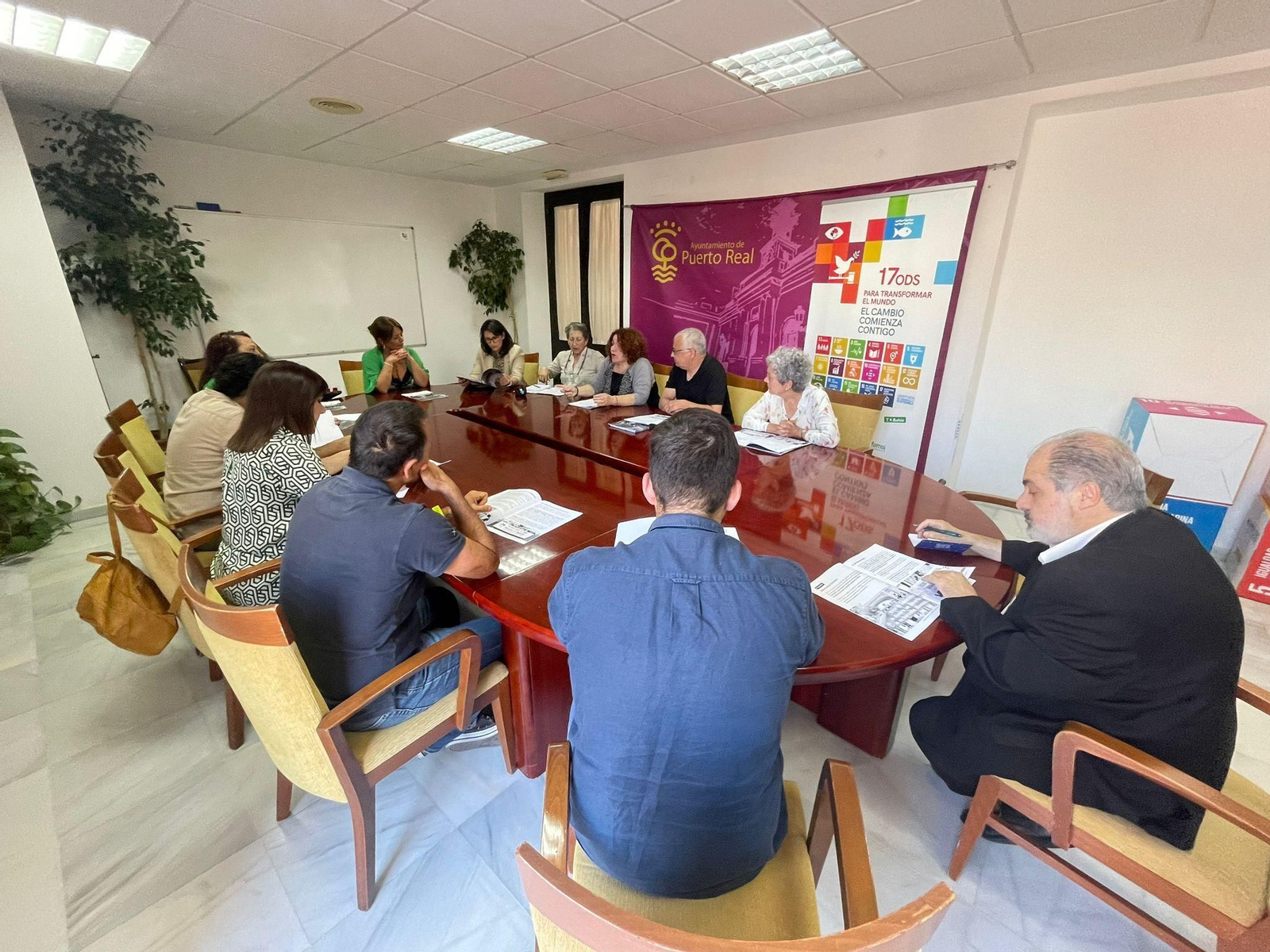Reunión de la APDH con formaciones políticas de Puerto Real