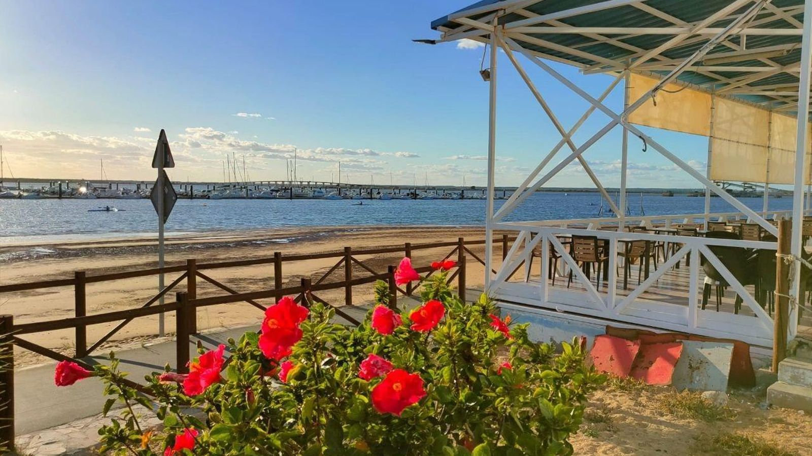Restaurante Buen Puerto, ubicado en el Real Club Marítimo de Huelva