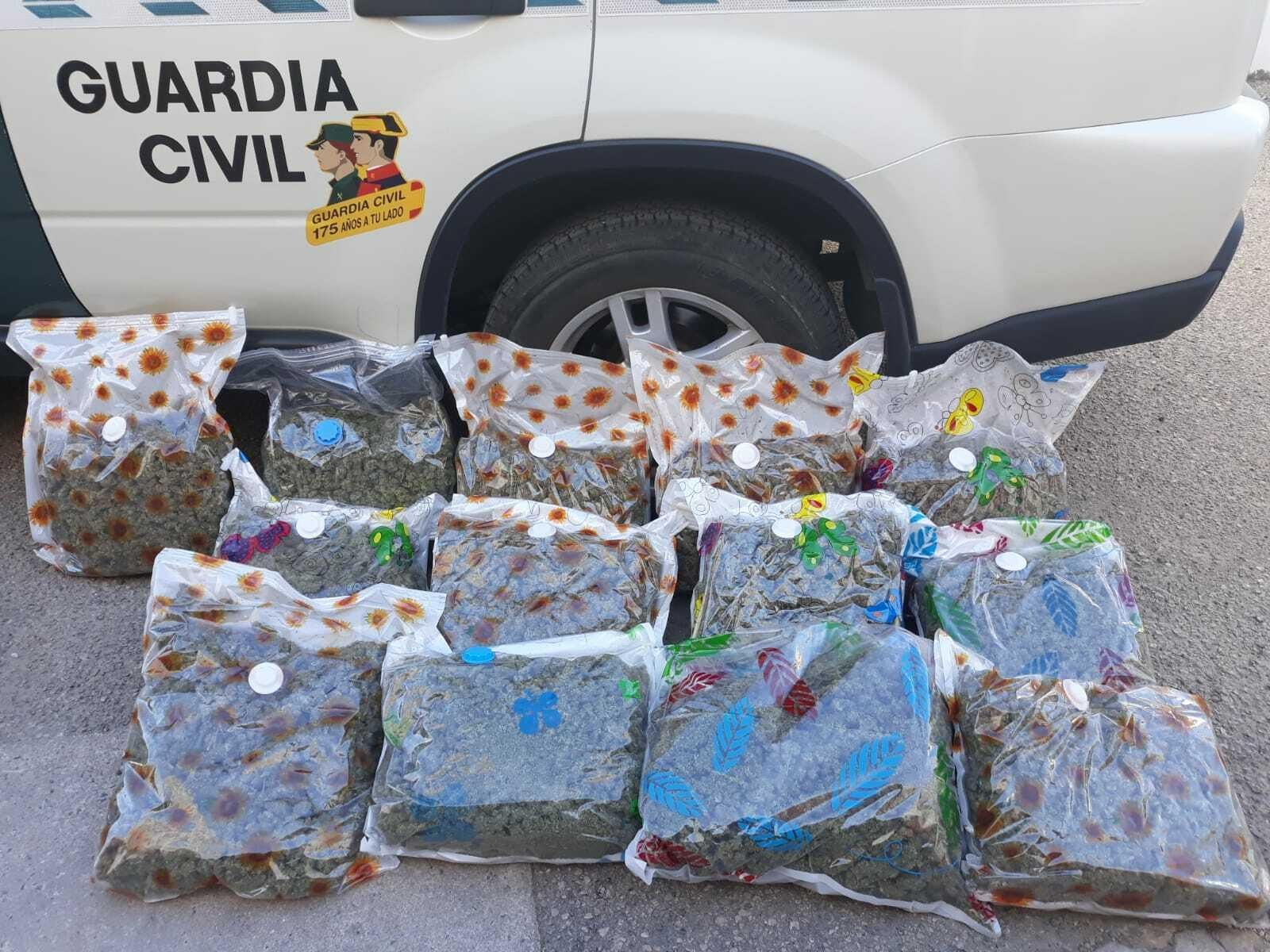 Marihuana intervenida por la Guardia Civil en Rute.