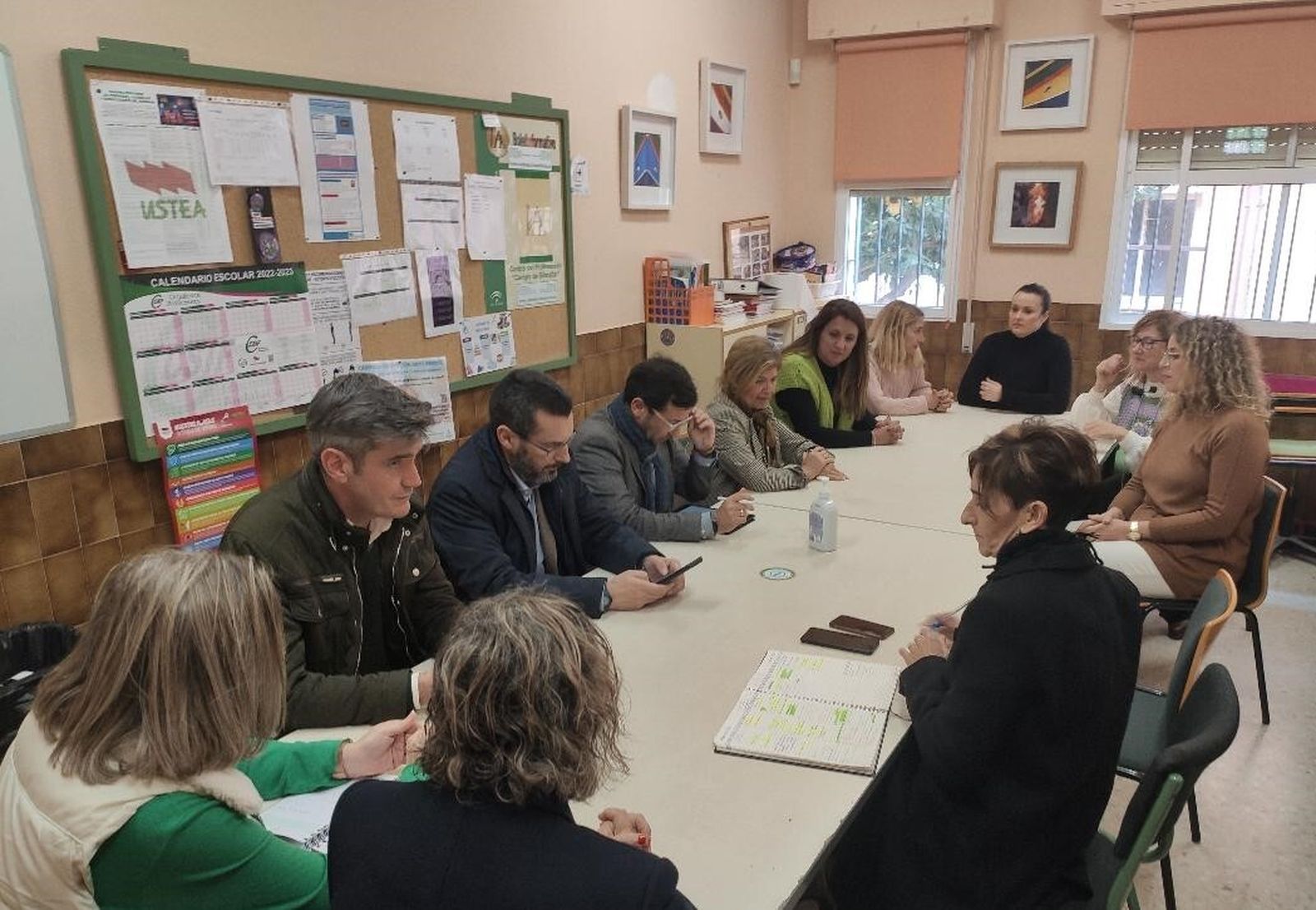 Reunión de Educación con representantes de AMPA y colegio