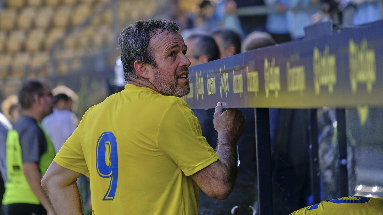 Partido de fútbol a beneficio de la Asociación de Reyes Magos en Carranza