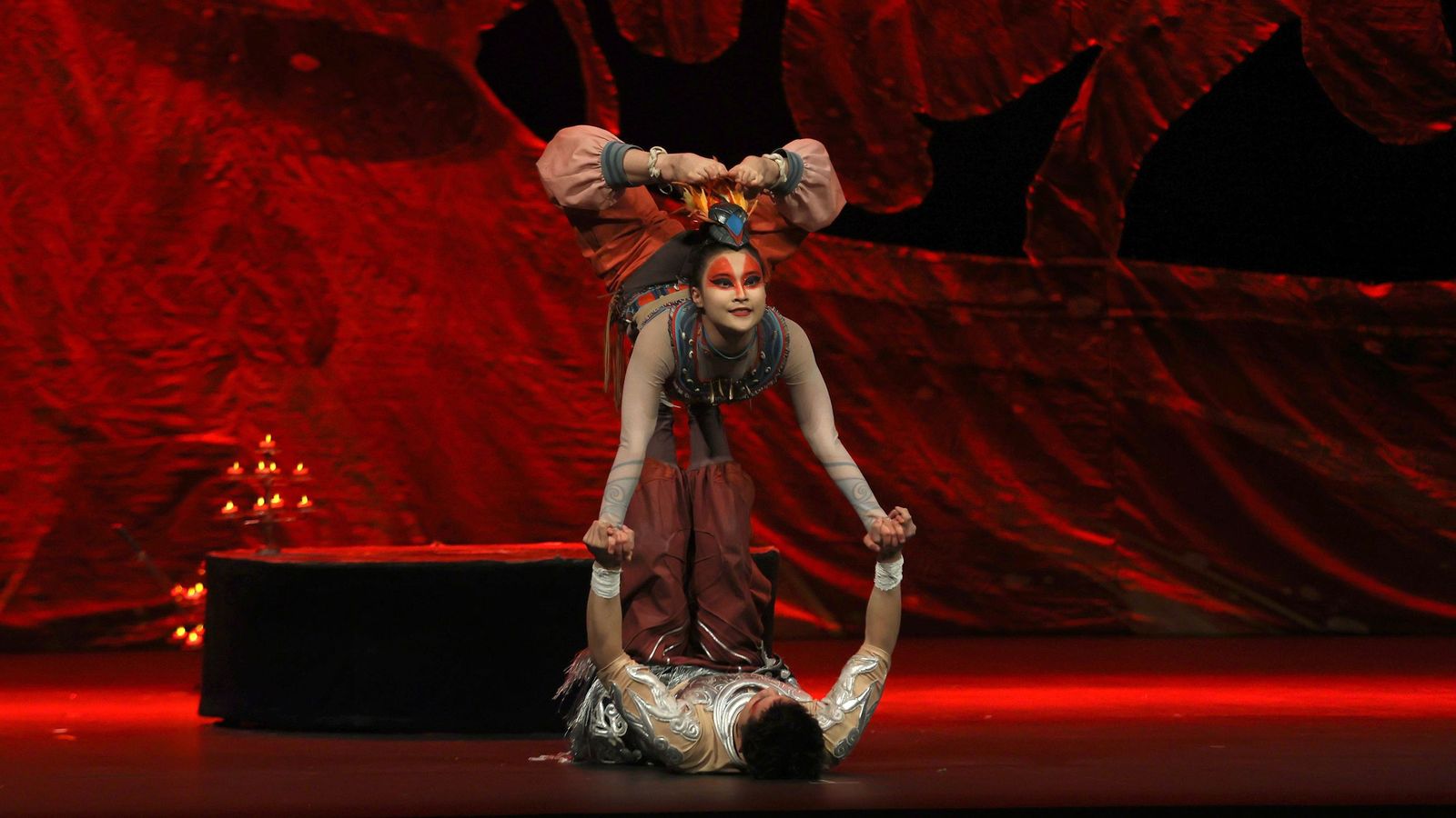 Imágenes del 'Gran Circo Acrobático de China' en el Teatro Villamarta